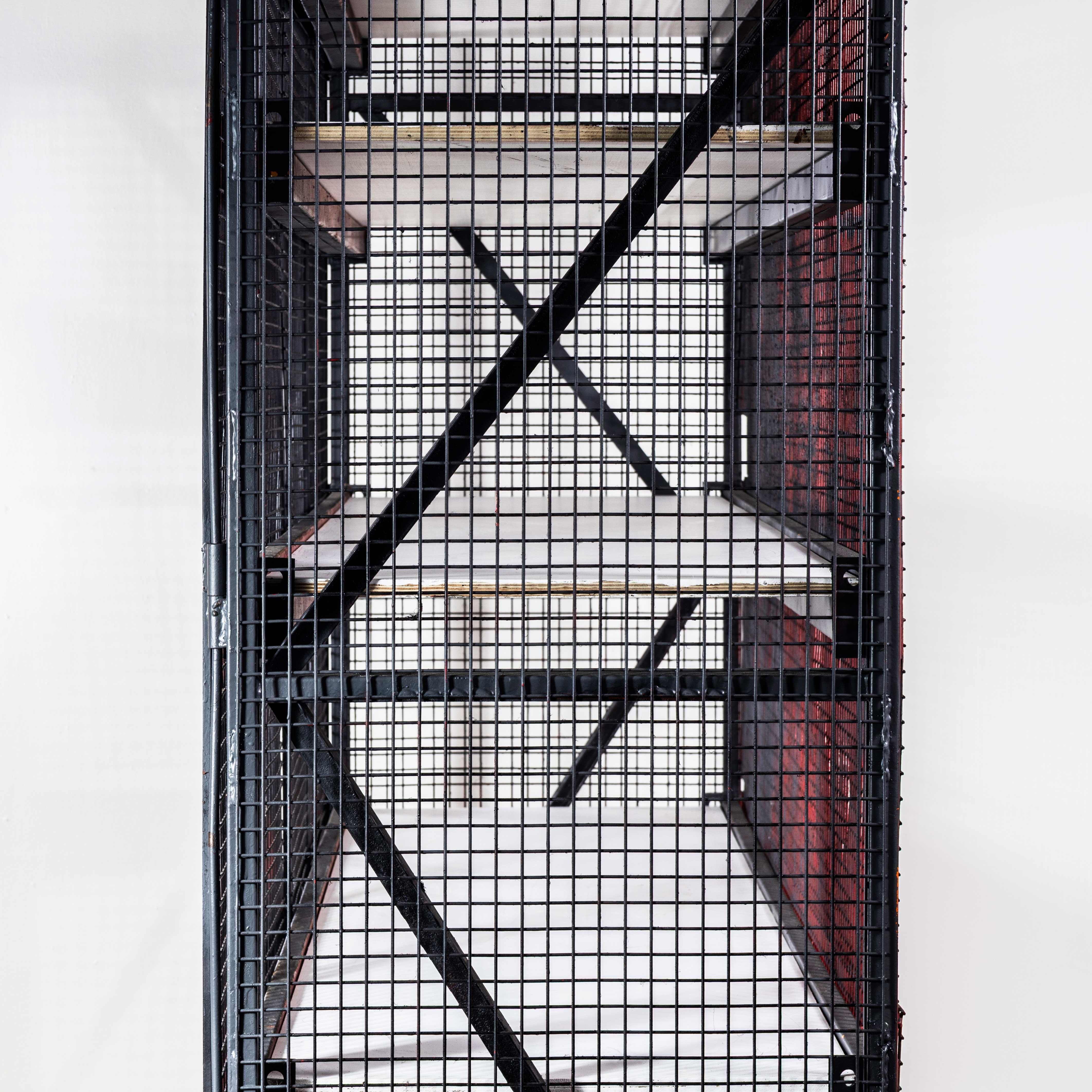 Compensato Armadio industriale a gabbia molto pesante degli anni '70 in vendita