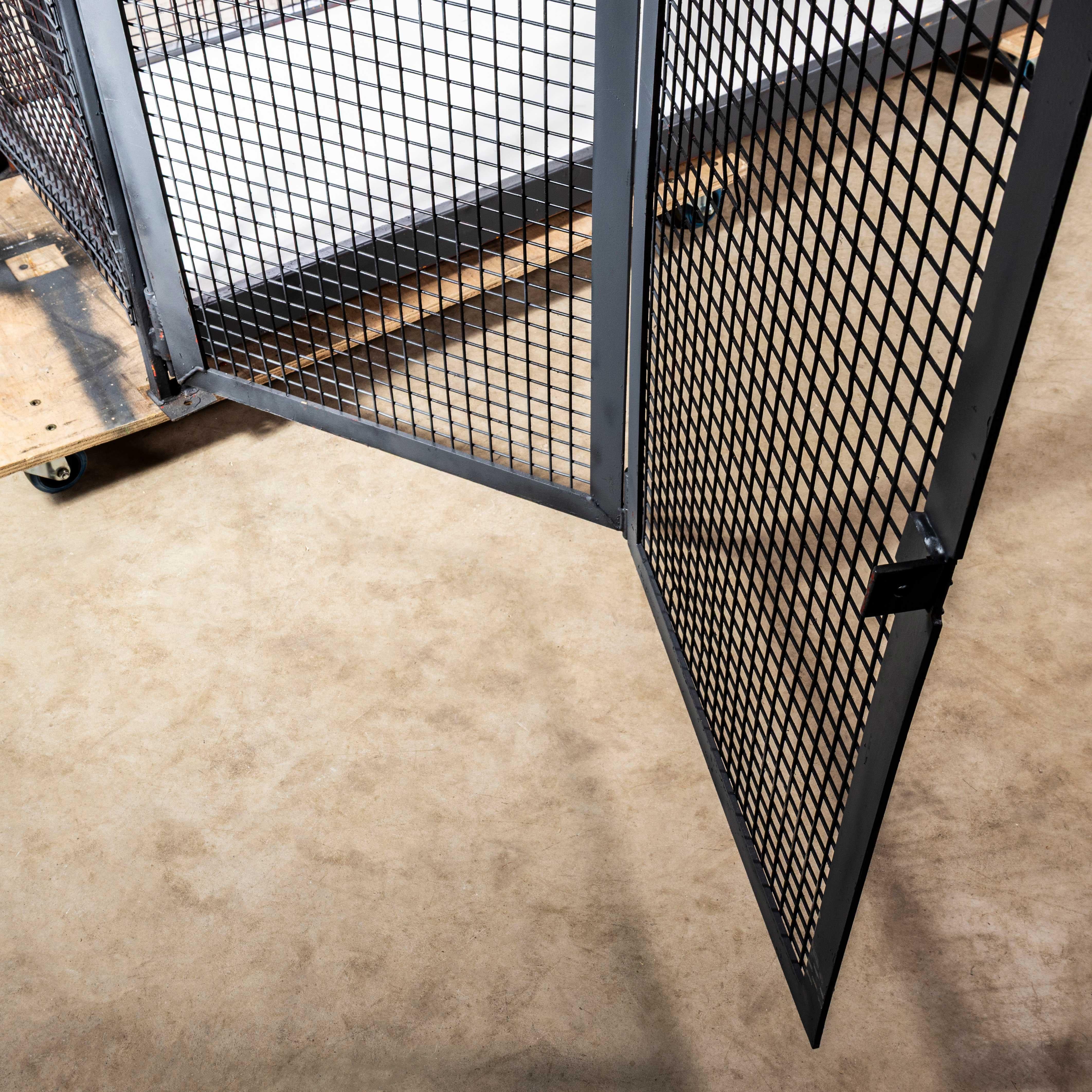 Armadio industriale a gabbia molto pesante degli anni '70 in vendita 2