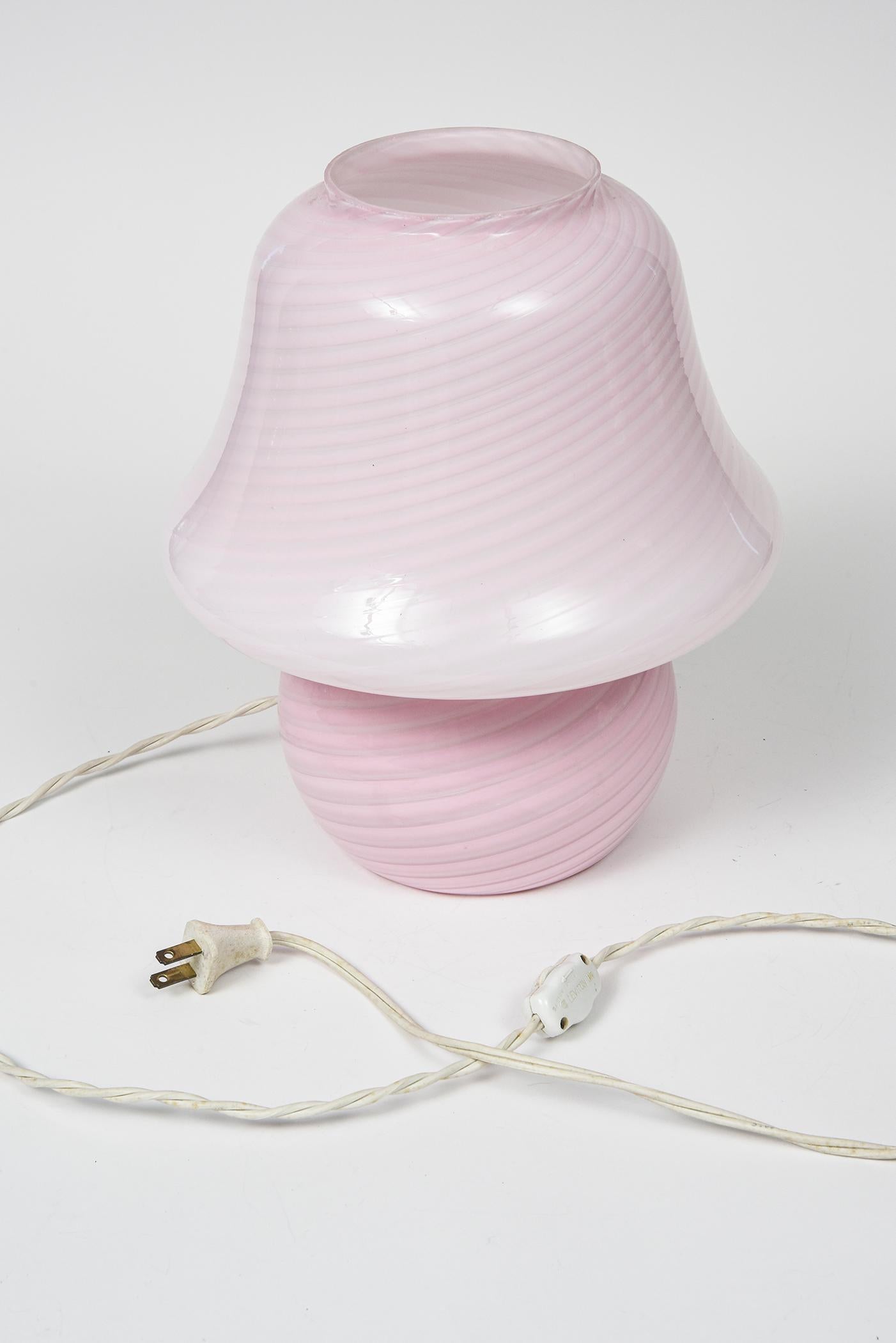 1970s Vetri Murano Pink Spiral Mushroom Art Glass Lamp 2