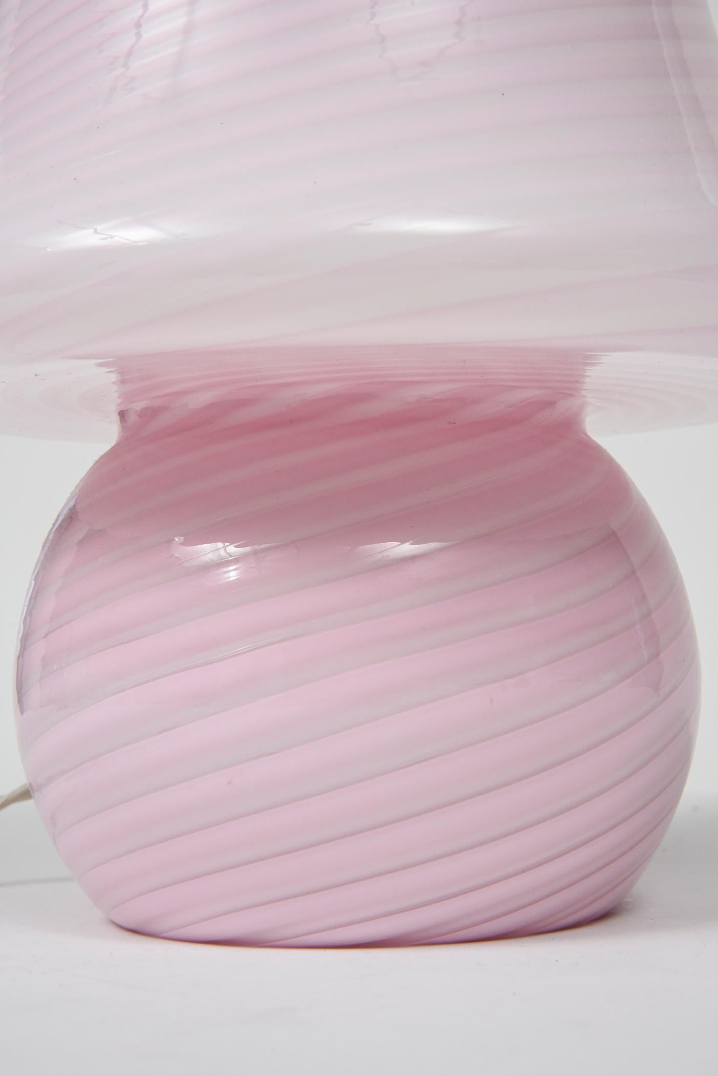 1970s Vetri Murano Pink Spiral Mushroom Art Glass Lamp 3