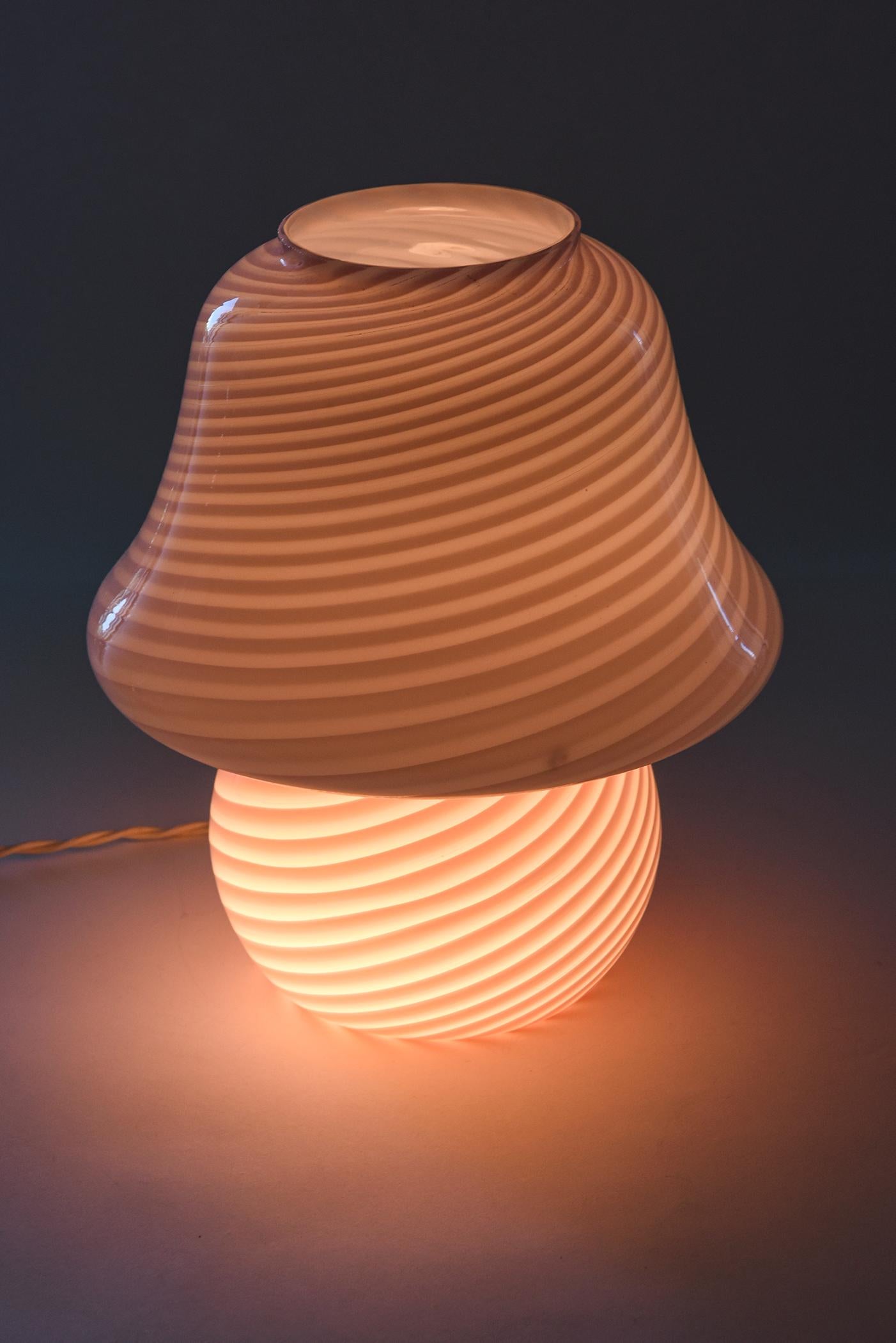 1970s Vetri Murano Pink Spiral Mushroom Art Glass Lamp 4