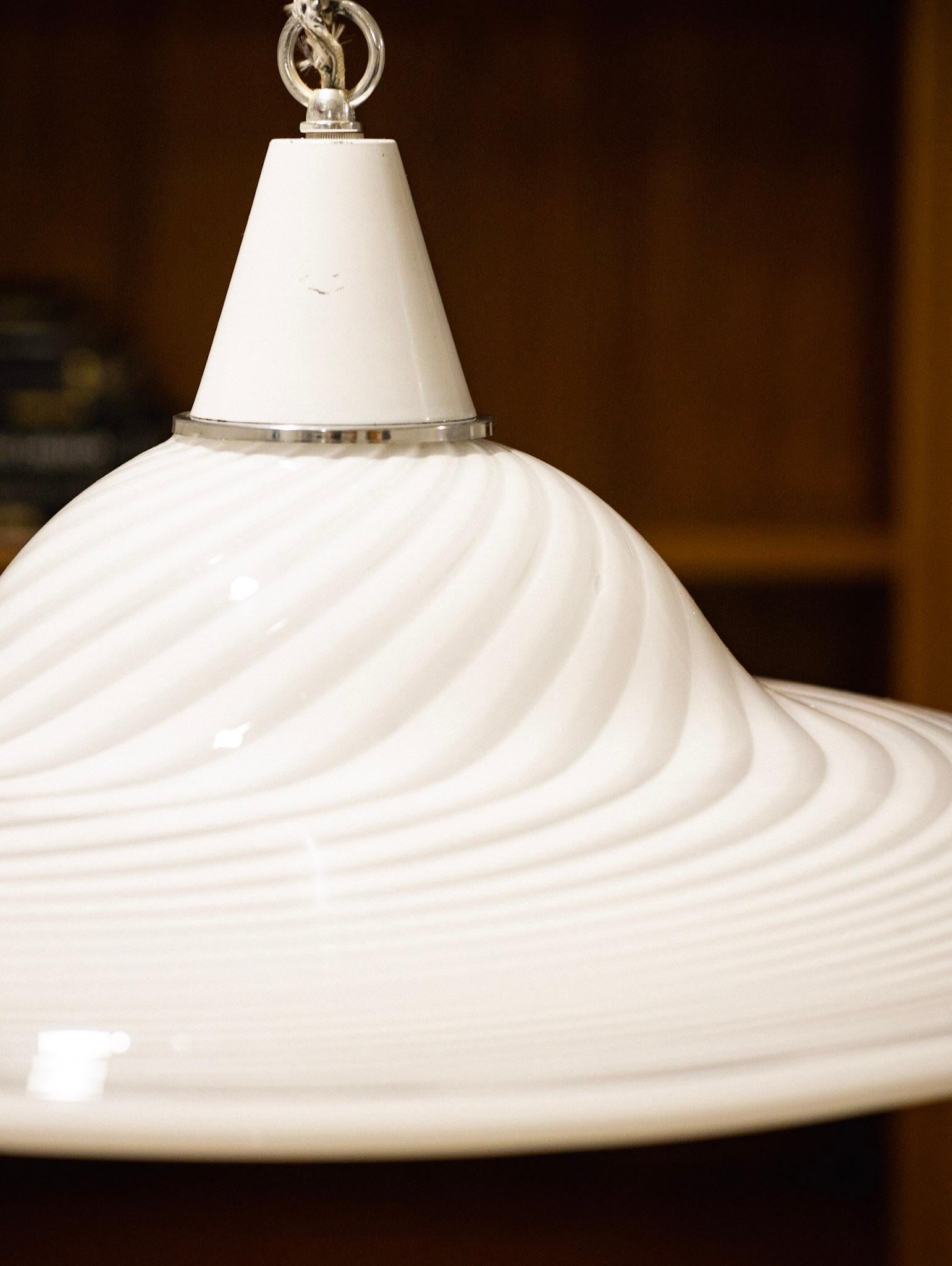 1970s Vetri Murano Swirl Pendant Lamp In Good Condition For Sale In Brooklyn, NY