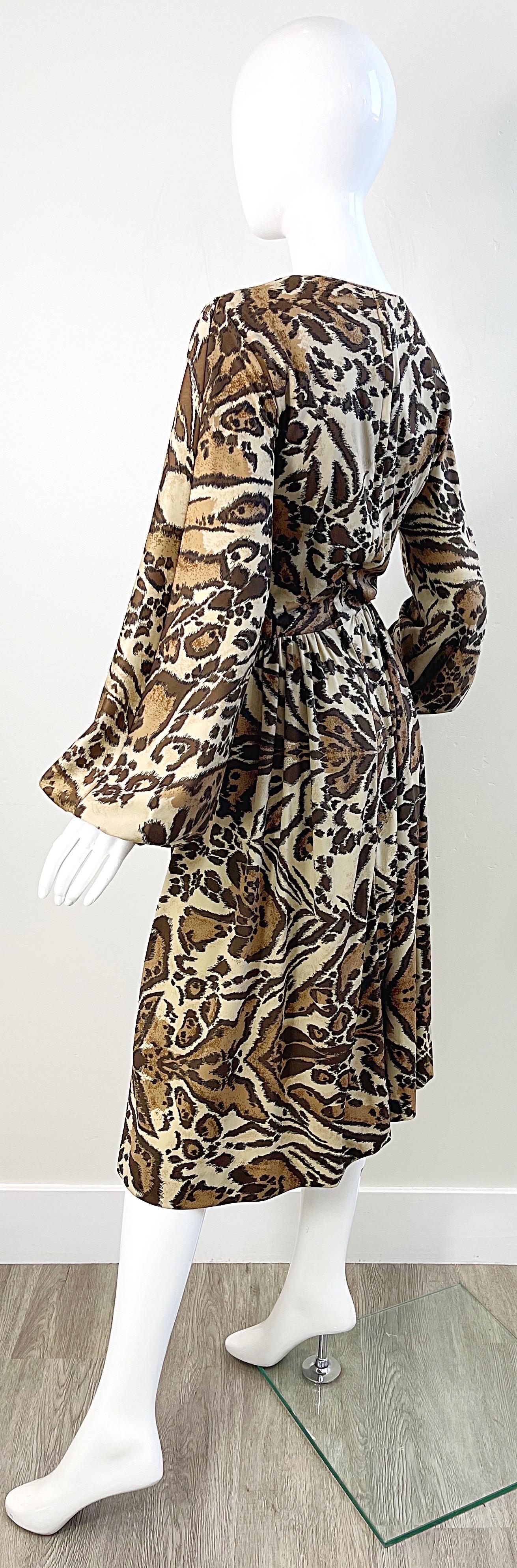 1970s Victor Costa Leopard Safari Animal Print Long Sleeve Vintage 70s Dress For Sale 4
