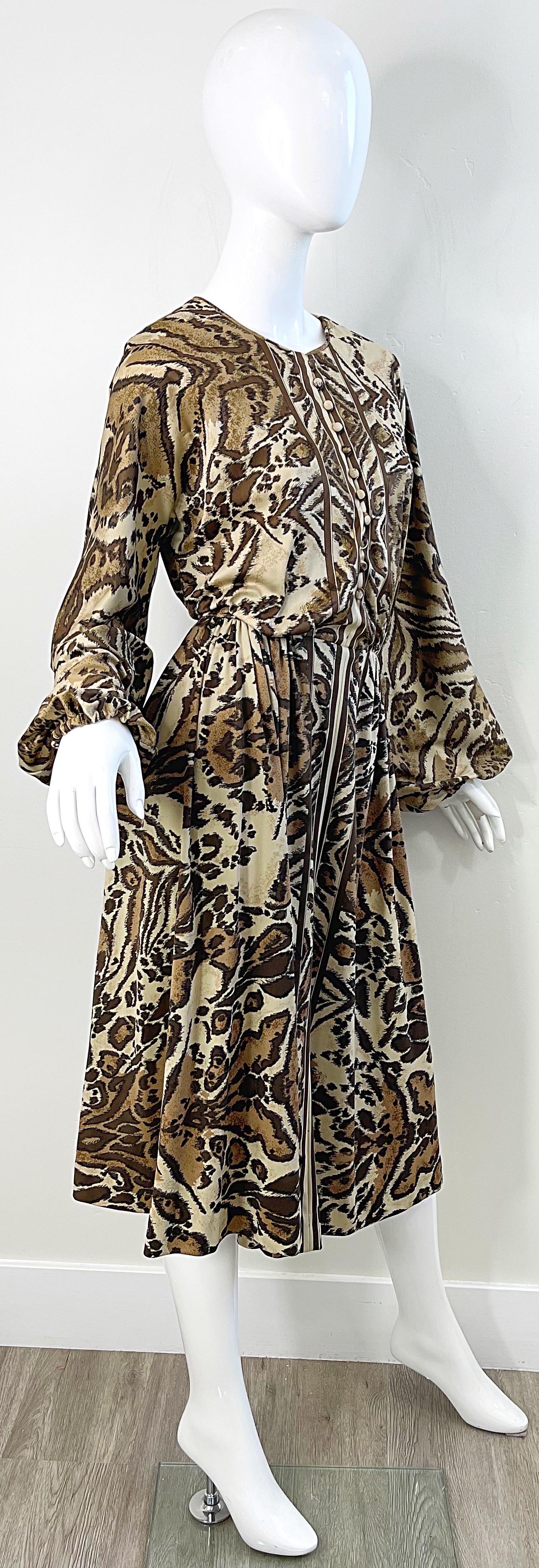 1970s Victor Costa Leopard Safari Animal Print Long Sleeve Vintage 70s Dress For Sale 7