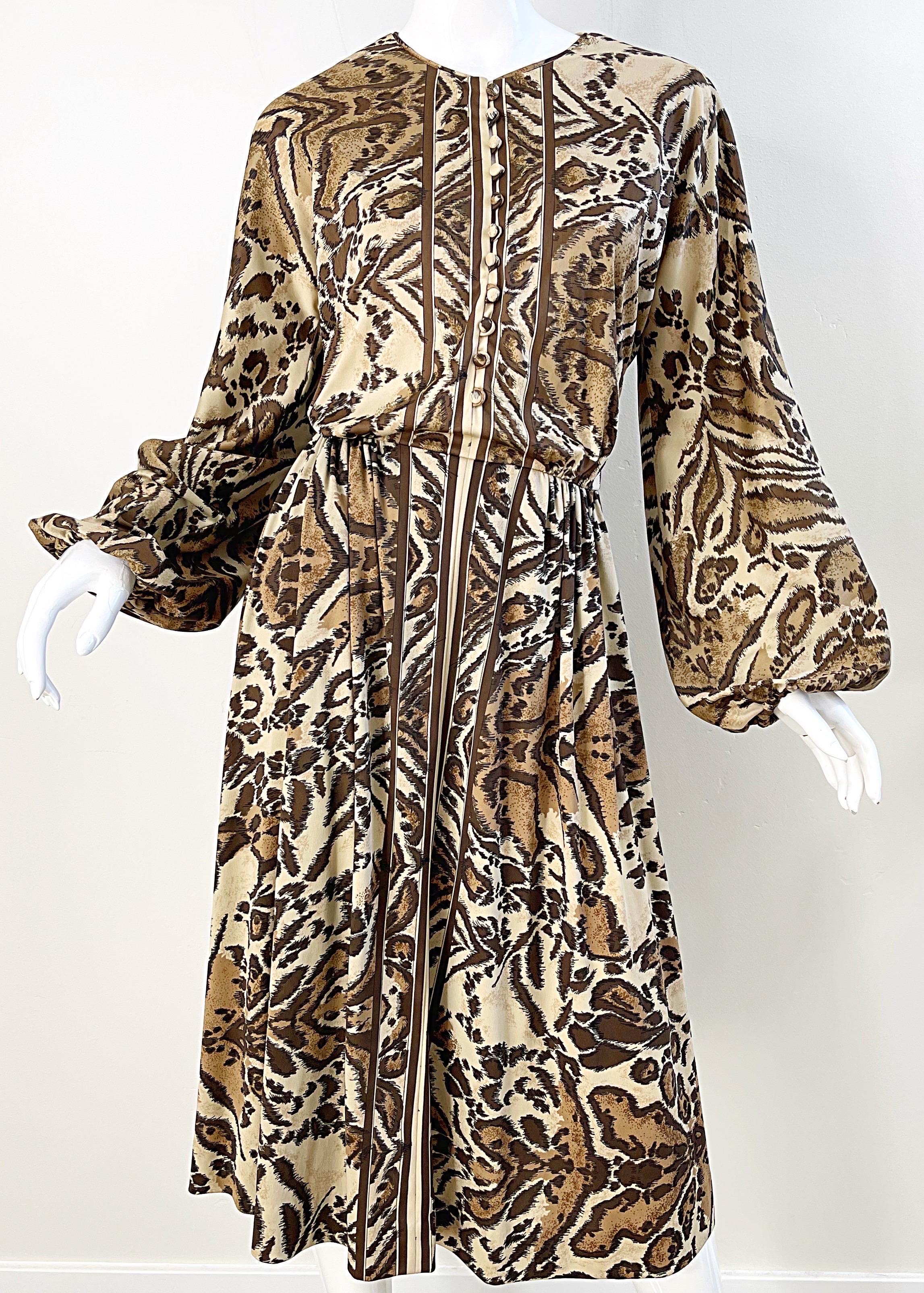 Women's 1970s Victor Costa Leopard Safari Animal Print Long Sleeve Vintage 70s Dress For Sale