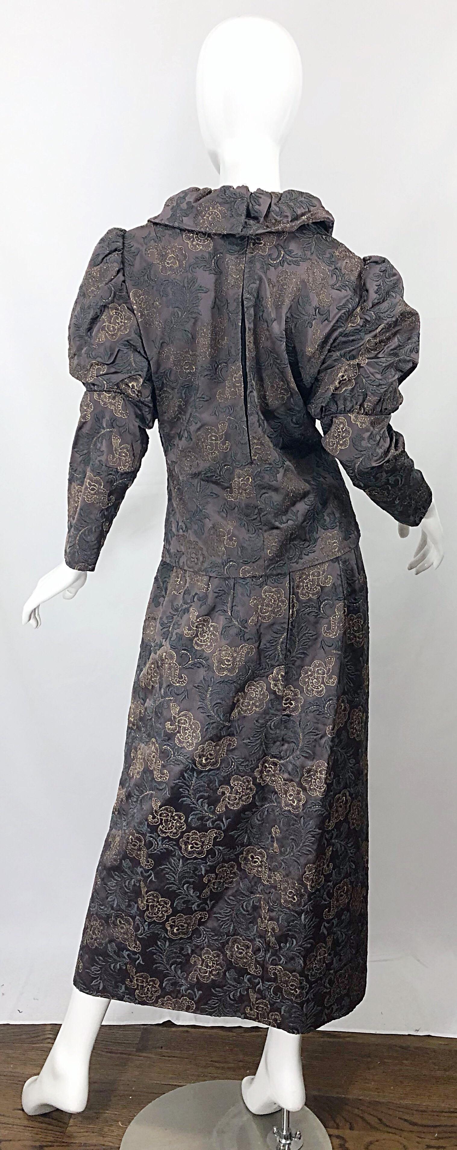 1970s Victorian Inspired Silk Brocade Taupe + Grey 70s Vintage Dress Ensemble In Excellent Condition For Sale In San Diego, CA