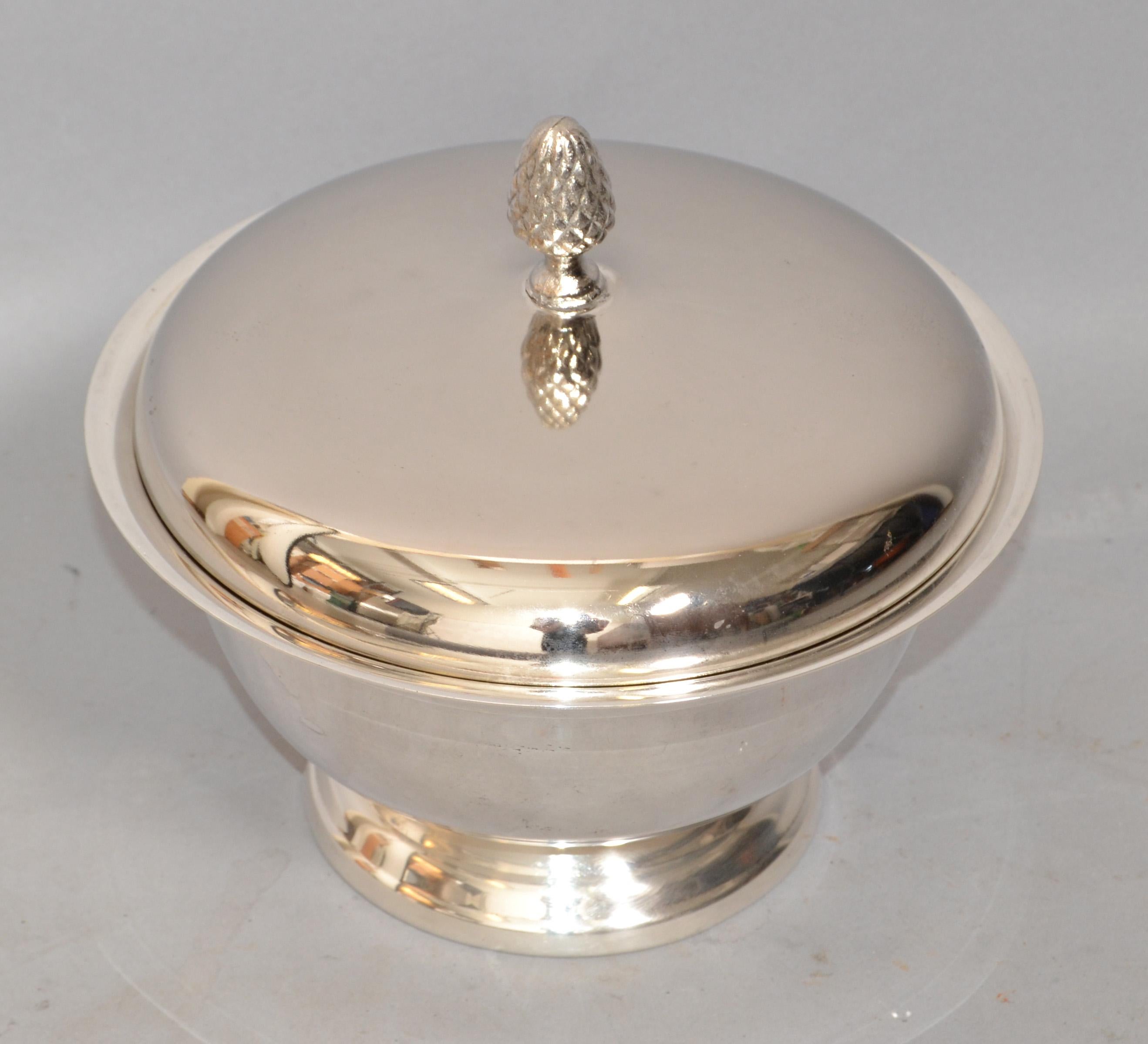 1970s, Victorian Traditional Towle Silver Plated Lidded Bowl Pinecone Finial For Sale 7
