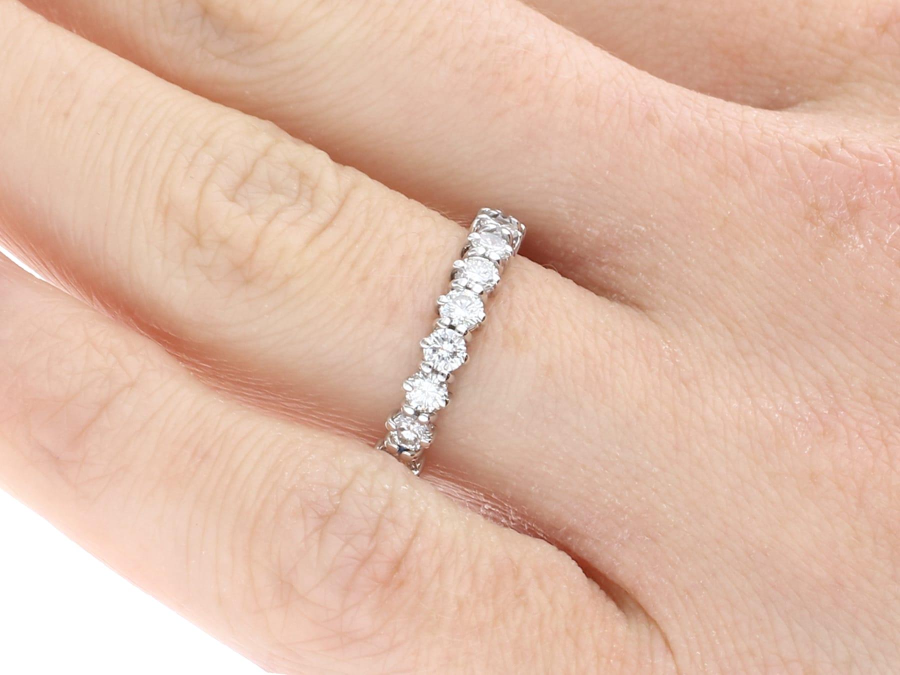 Women's or Men's 1970s Vintage 1 Carat Diamond and White Gold Full Eternity Engagement Ring For Sale
