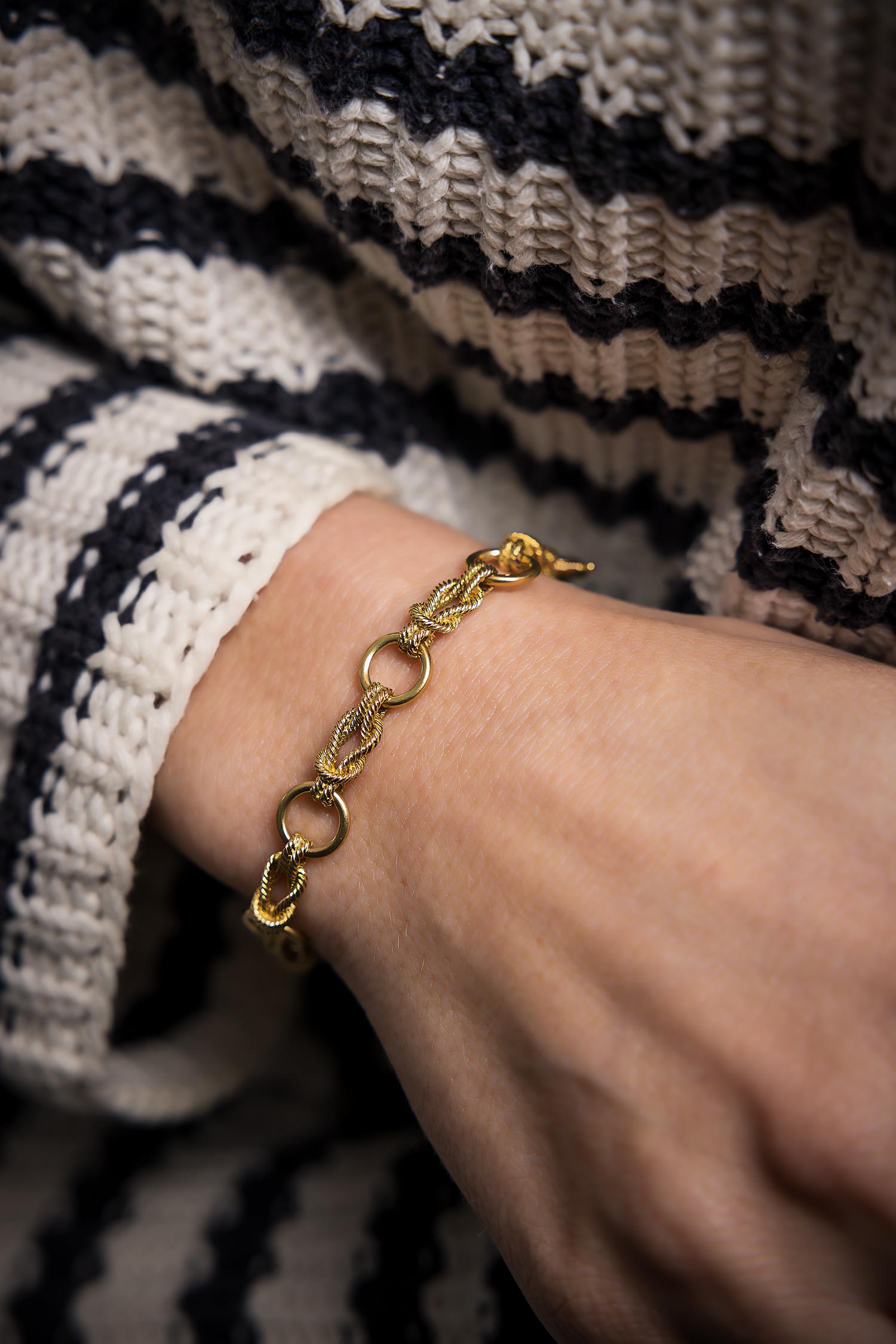 Hermès 1970s vintage yellow gold rope knot link bracelet  In Good Condition In Malmö, SE