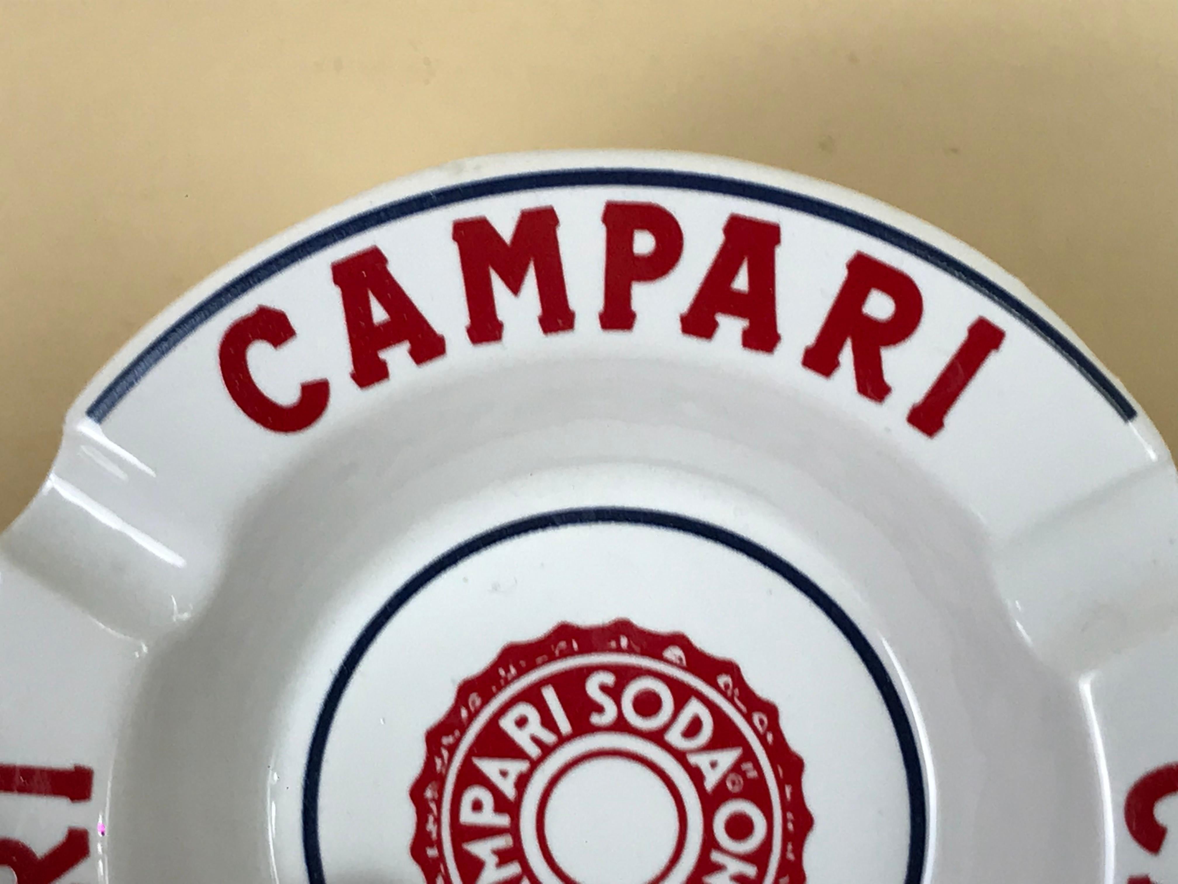 1970s Vintage Advertising Campari Soda Milano Ashtray in White and Red Ceramic For Sale 2