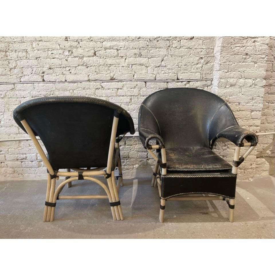 1970 Vintage Budji Layug Chaises en bambou et cuir - une paire Bon état - En vente à Chicago, IL
