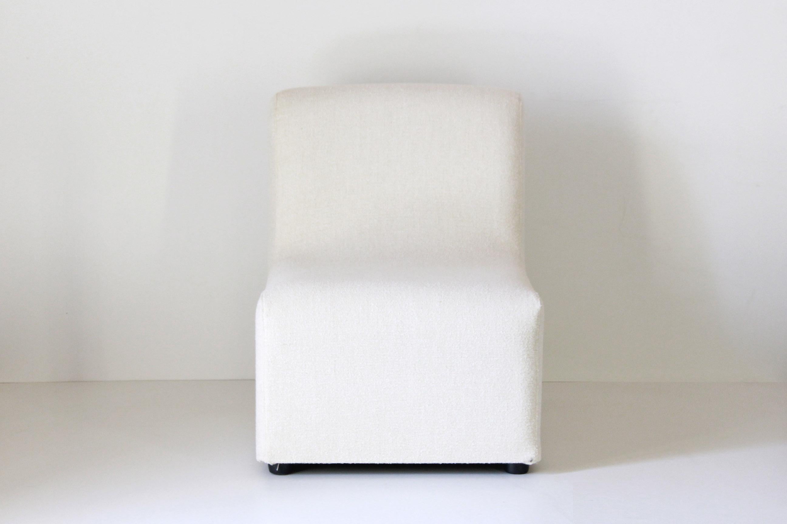 1970s Vintage White fabric Armchairs, Set of Two In Excellent Condition In Ceglie Messapica, IT