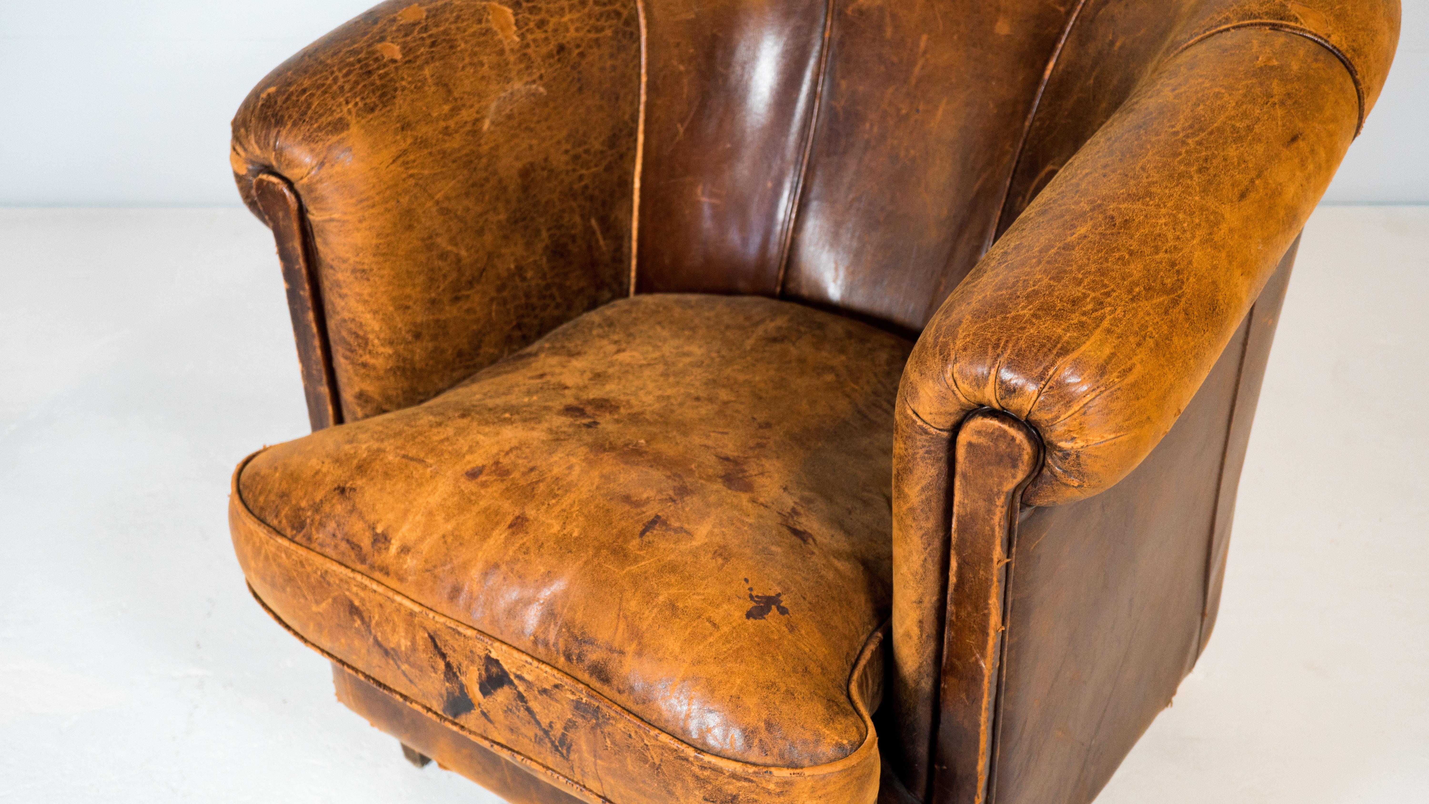 1970s Vintage Art Deco Distressed Leather Club Chair For Sale 6
