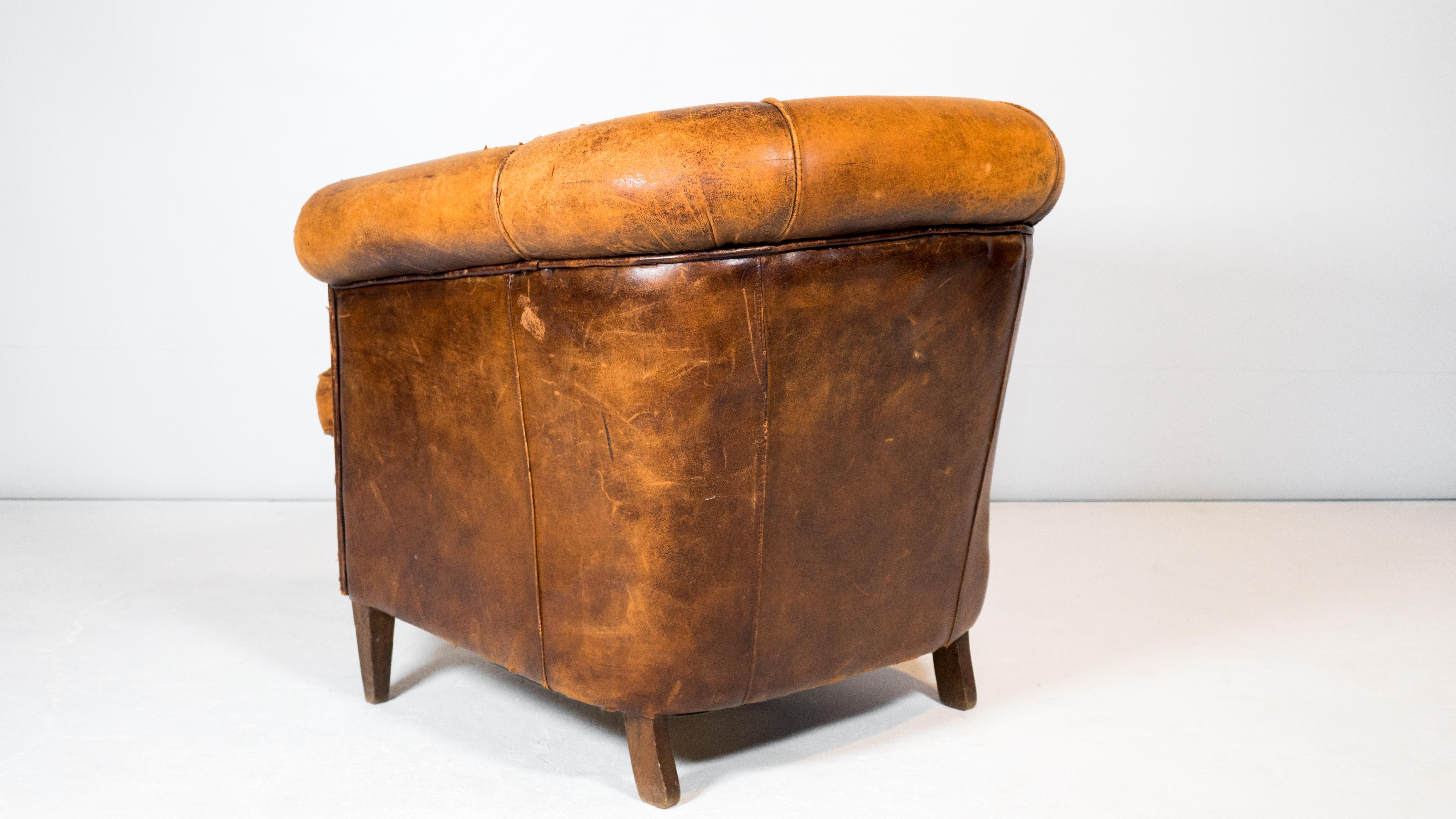 1970s Vintage Art Deco Distressed Leather Club Chair For Sale 7