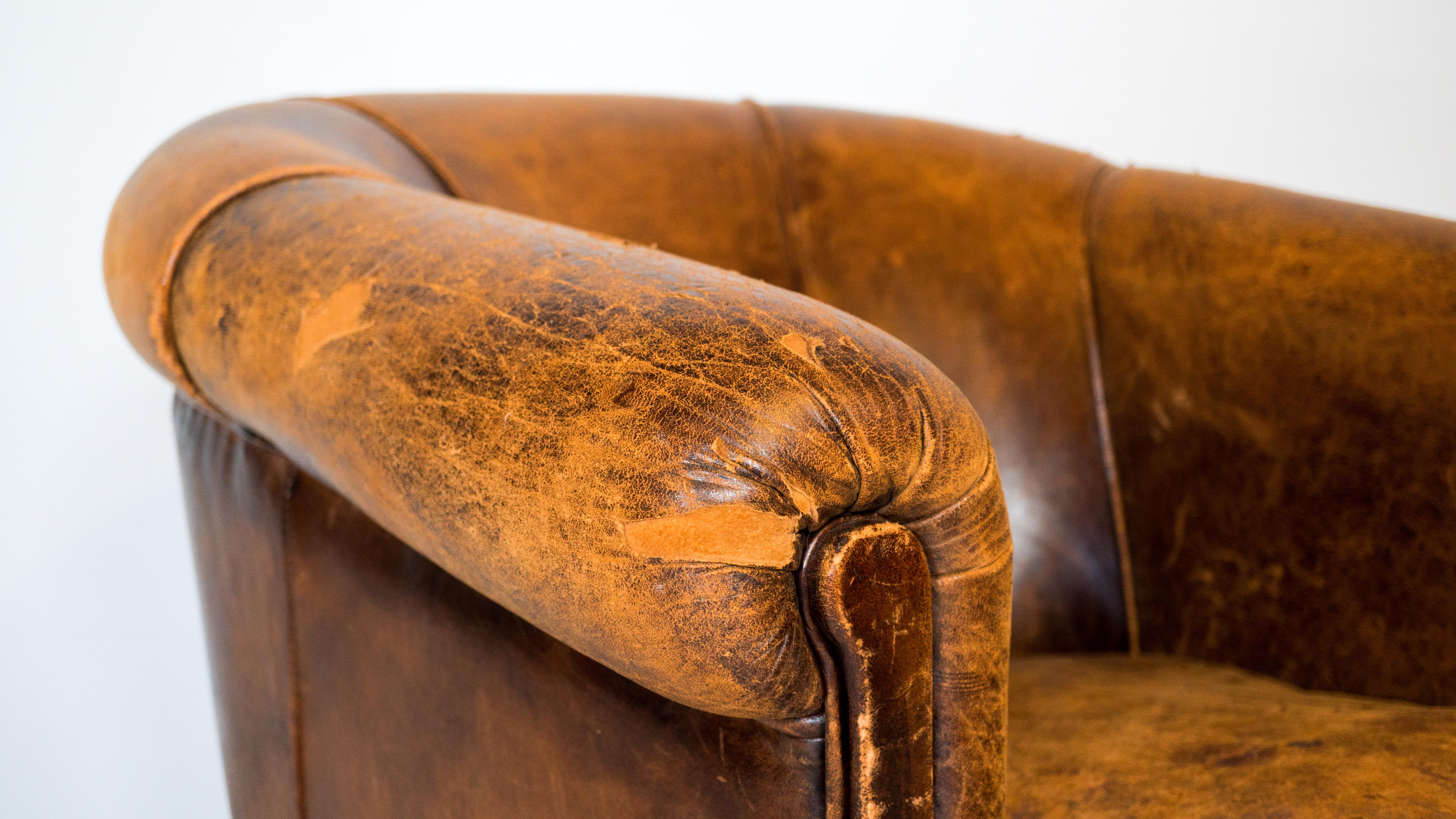 1970s Vintage Art Deco Distressed Leather Club Chair In Good Condition For Sale In Boston, MA