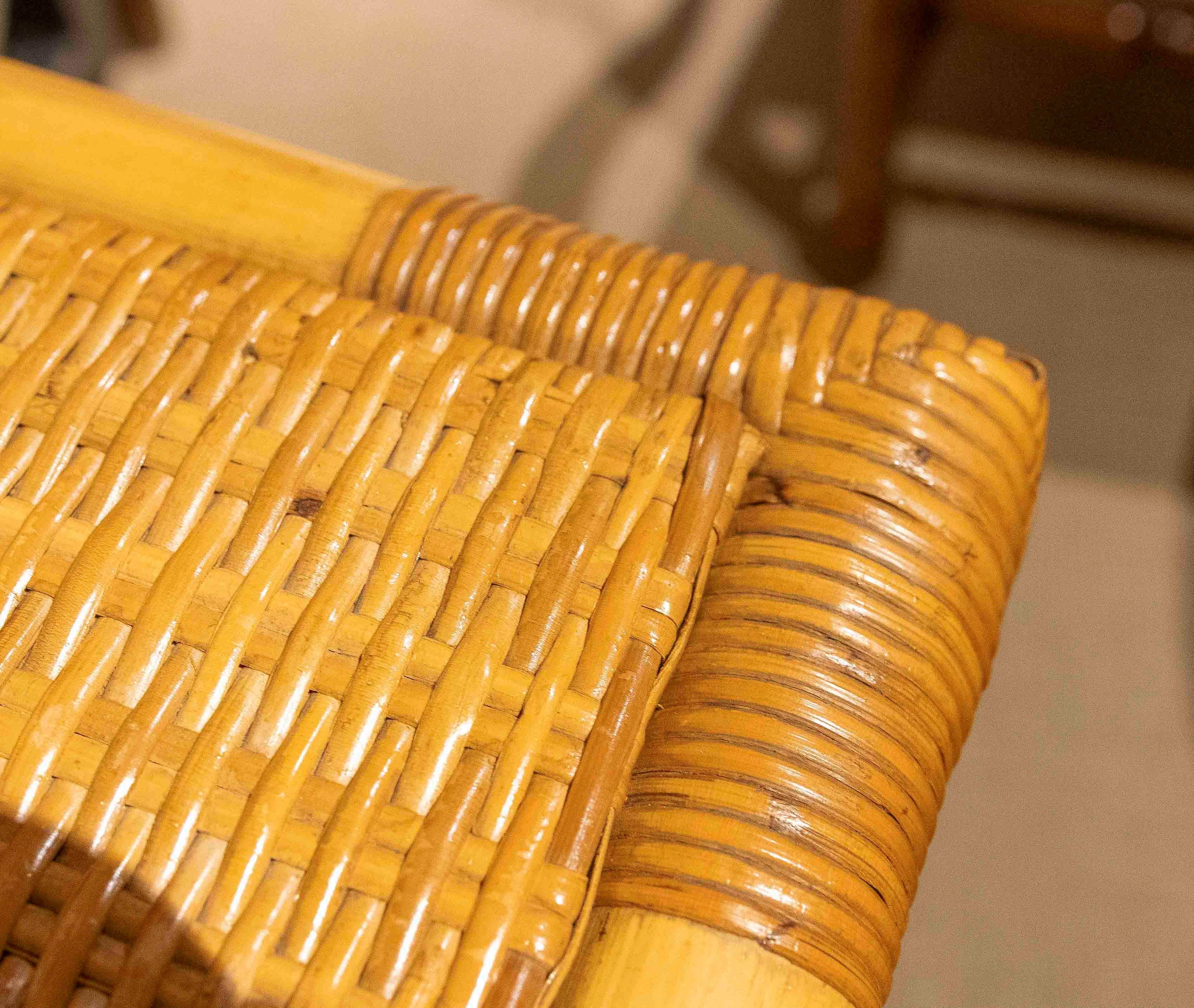 1970er Vintage Schreibtisch aus Bambus und Rattan mit vier Schubladen (20. Jahrhundert) im Angebot