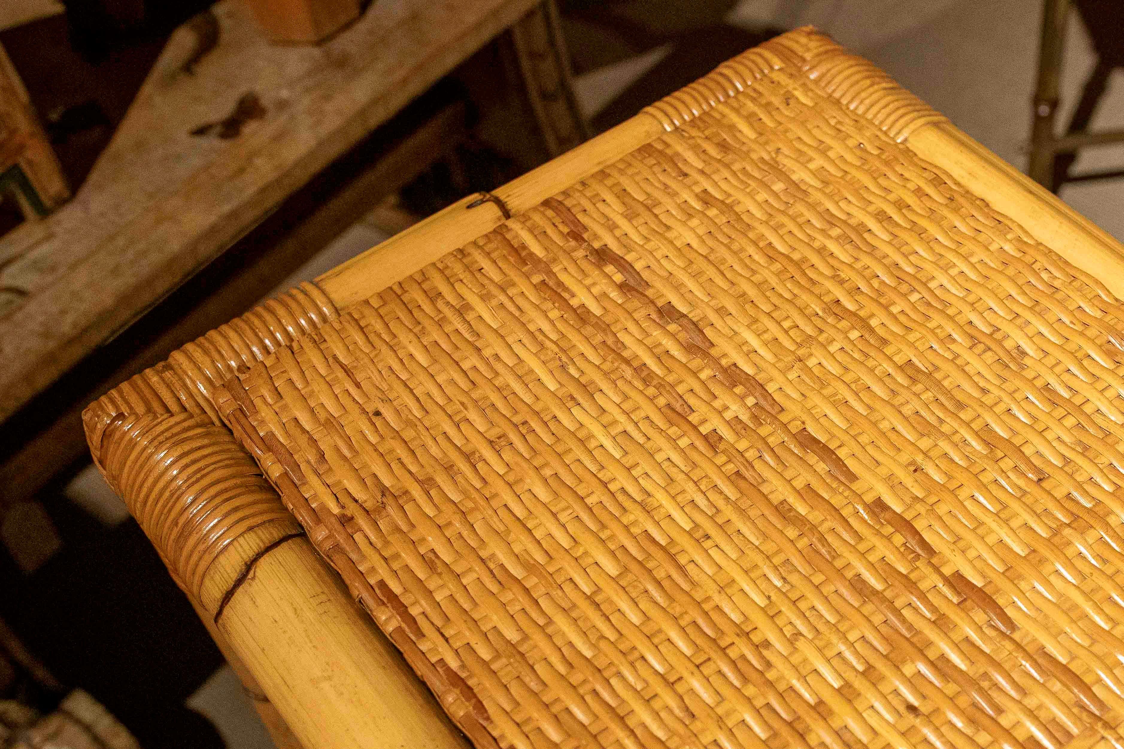 1970er Vintage Schreibtisch aus Bambus und Rattan mit vier Schubladen im Angebot 1