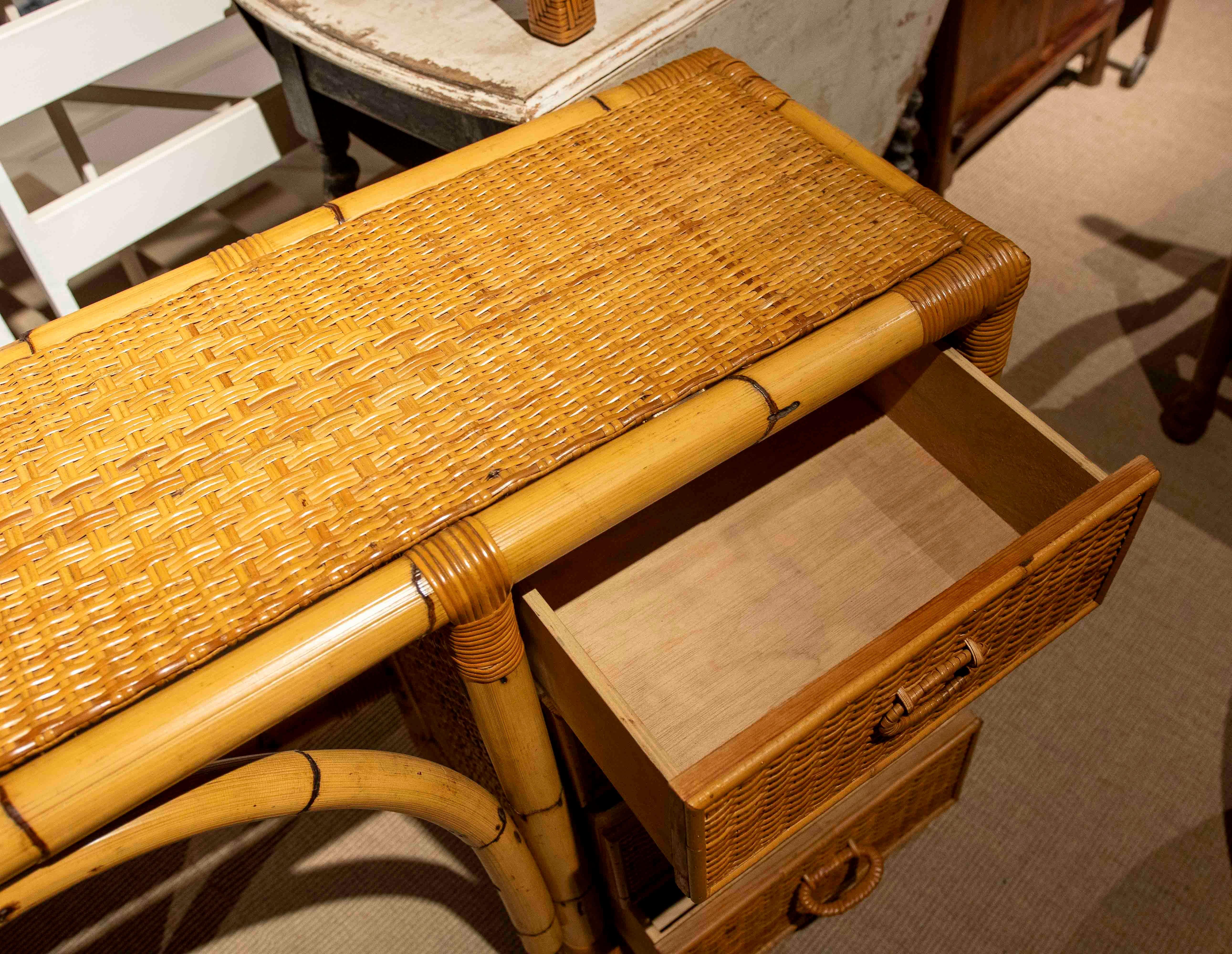 1970er Vintage Schreibtisch aus Bambus und Rattan mit vier Schubladen im Angebot 4