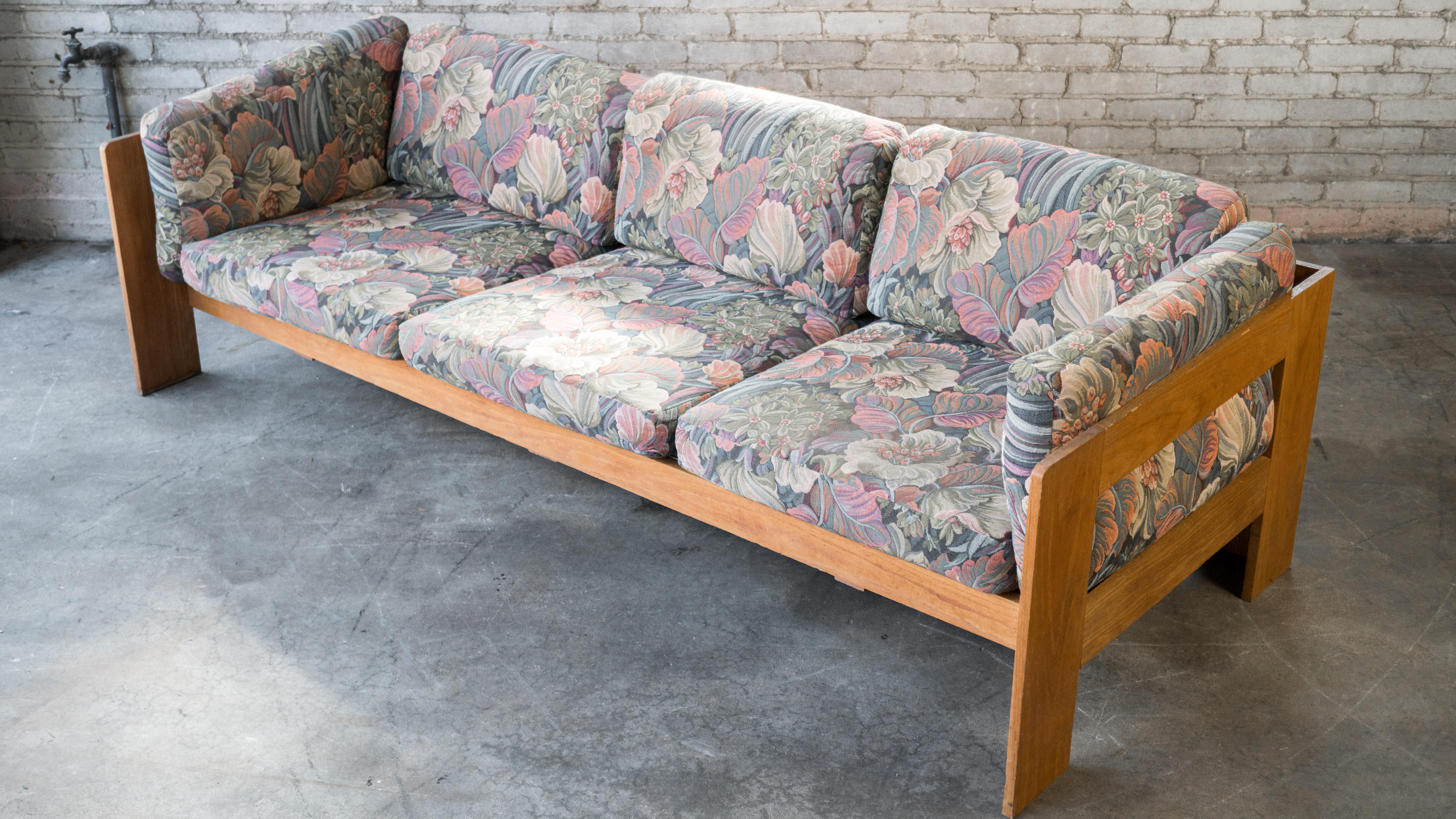 1970er Vintage Bastiano Stil Eiche Sofa (amerikanisch) im Angebot