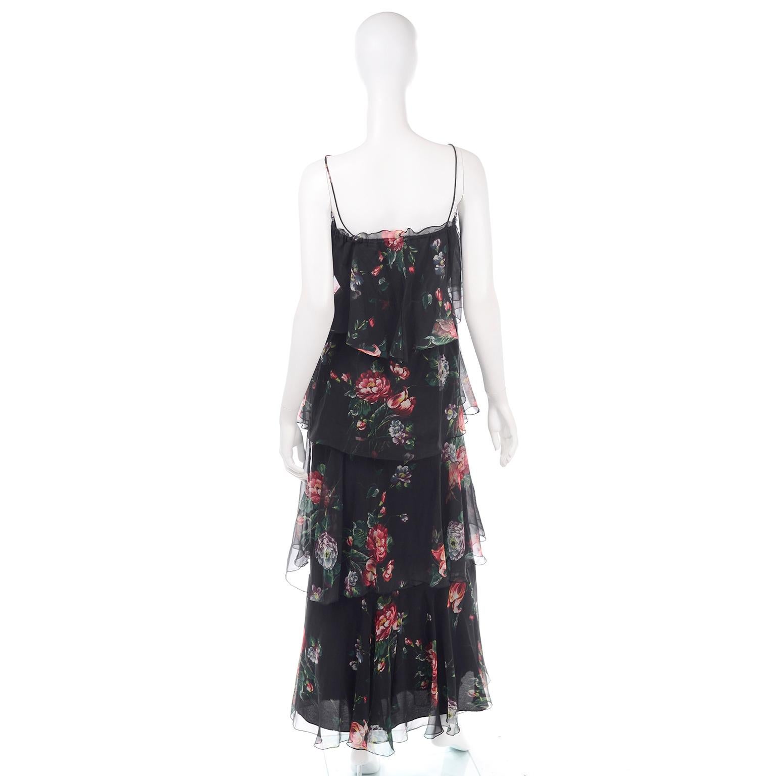 1970er Jahre Vintage Schwarz Floral Chiffon 2 Pc Mini oder lang  Kleid mit Schleifen & Rüschen 1