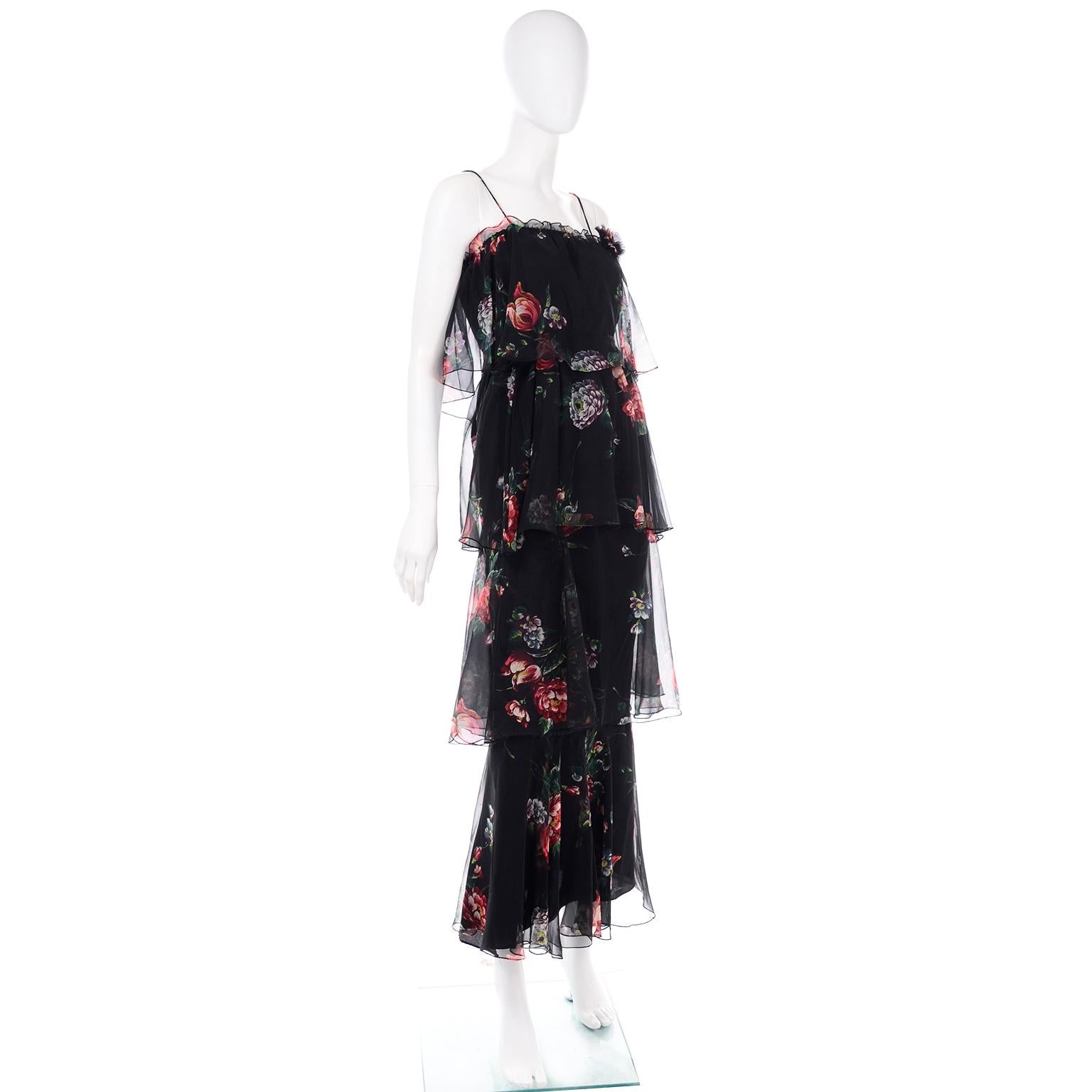 1970er Jahre Vintage Schwarz Floral Chiffon 2 Pc Mini oder lang  Kleid mit Schleifen & Rüschen 2