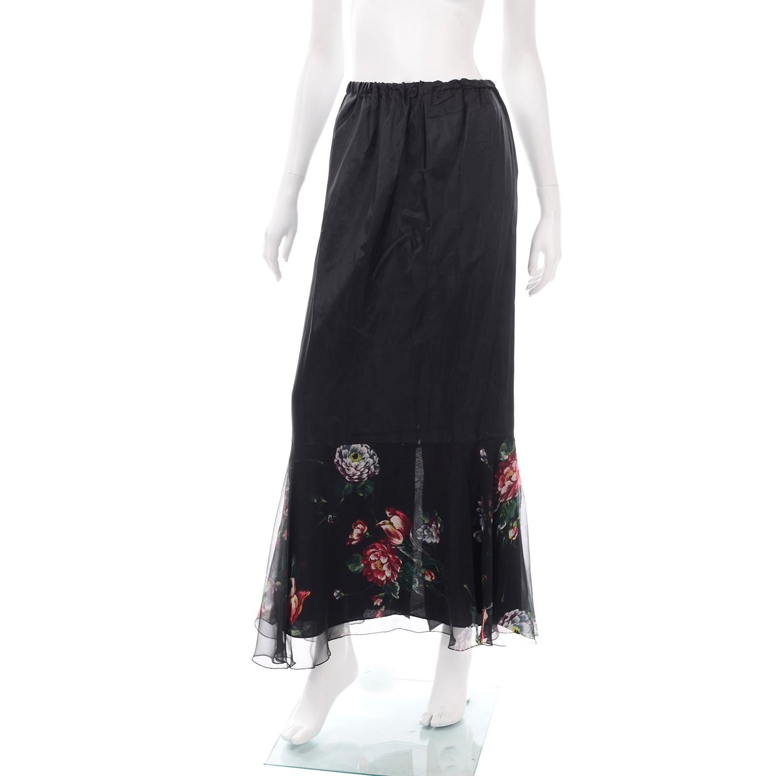 1970er Jahre Vintage Schwarz Floral Chiffon 2 Pc Mini oder lang  Kleid mit Schleifen & Rüschen 3
