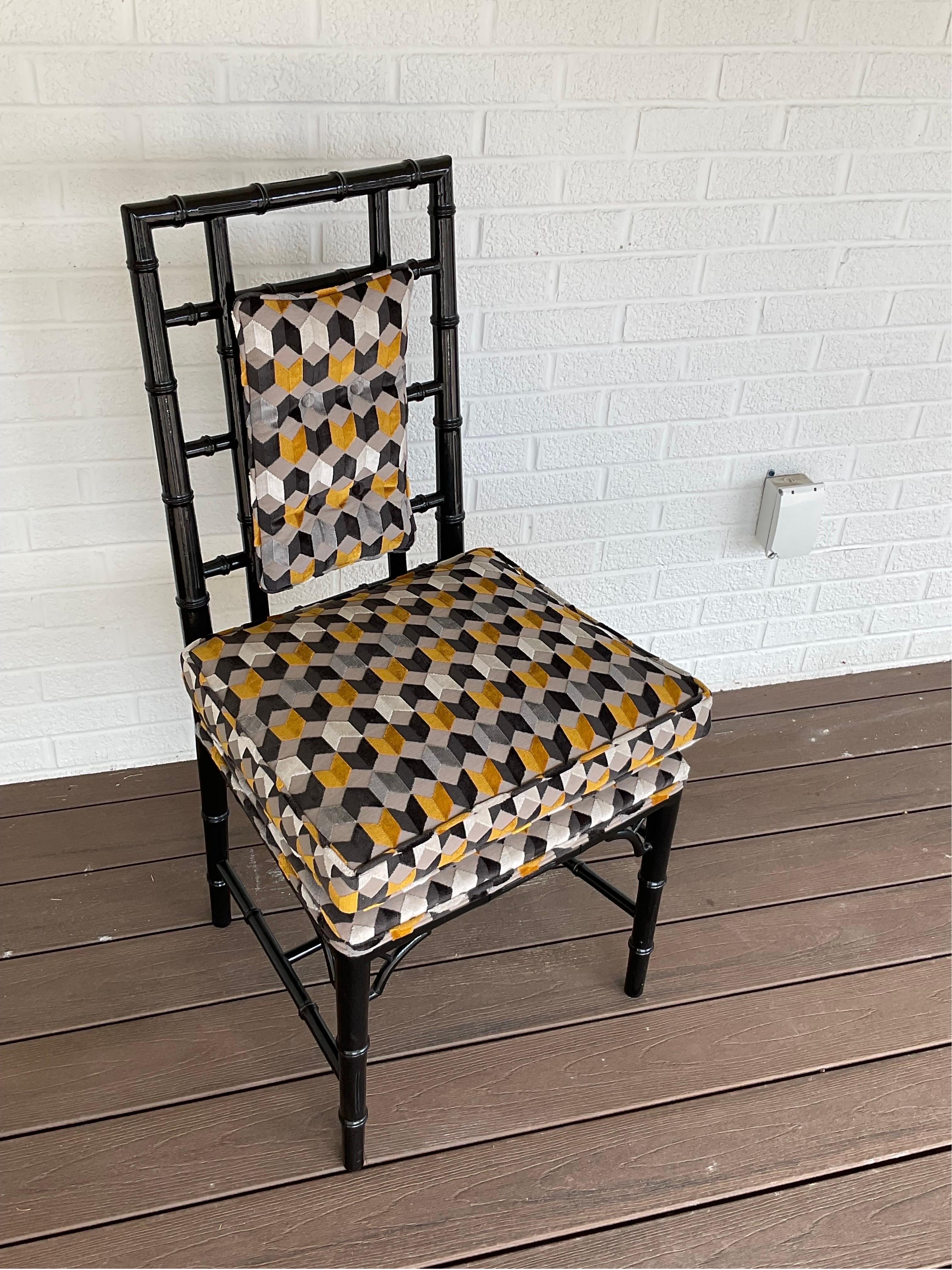 Late 20th Century 1970s Vintage Black lacquered Chinoiserie Faux Bamboo Chair For Sale