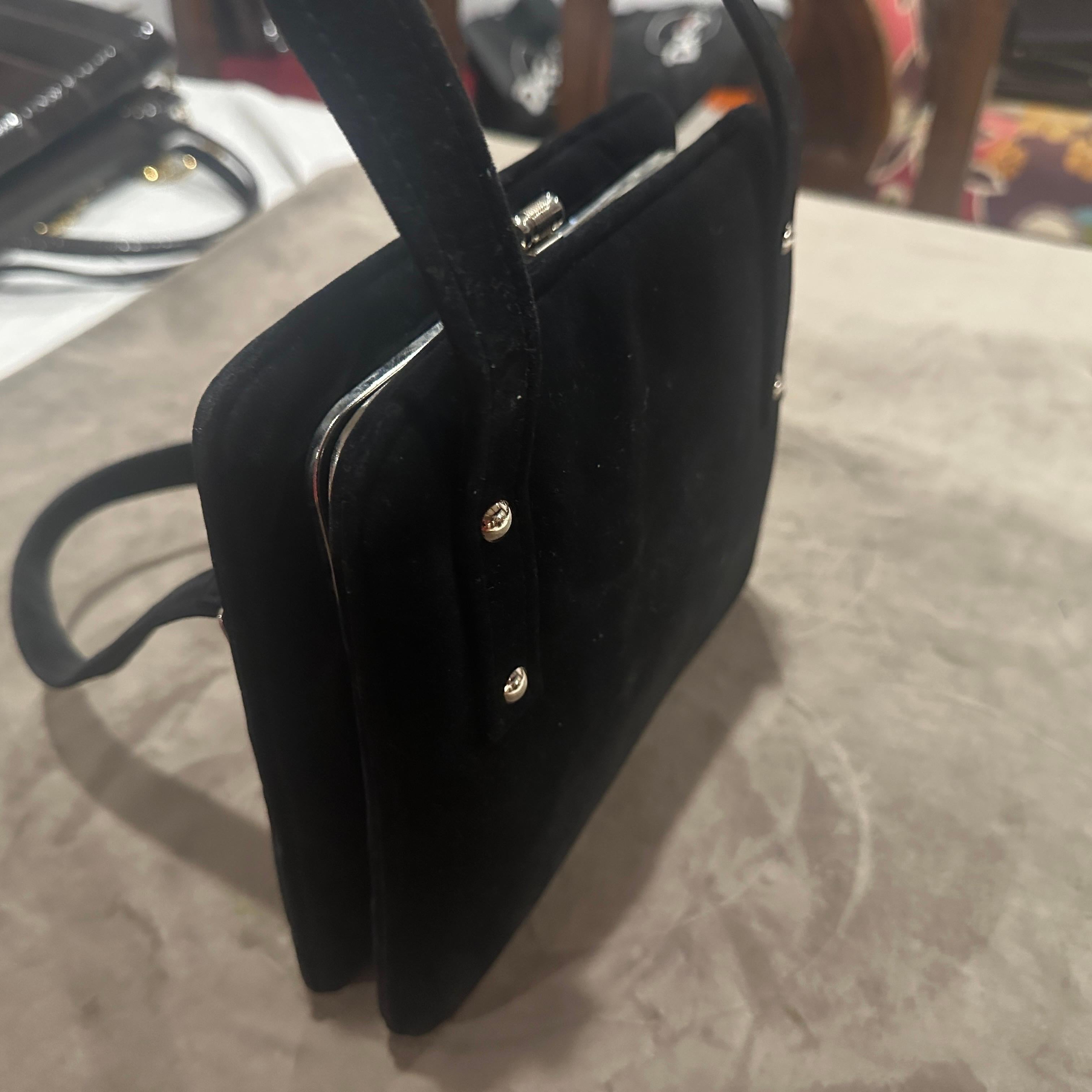 1970 Vintage Black Sued and Silver Plated Italian Evening Bag en vente 6