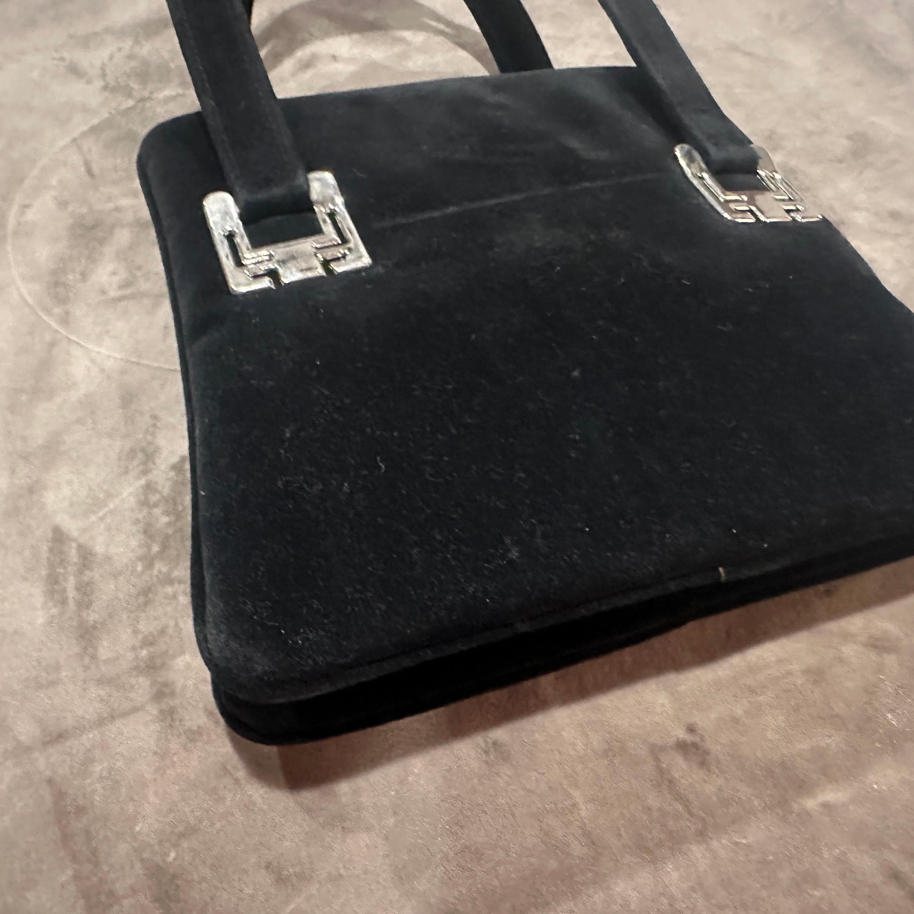 1970 Vintage Black Sued and Silver Plated Italian Evening Bag en vente 7
