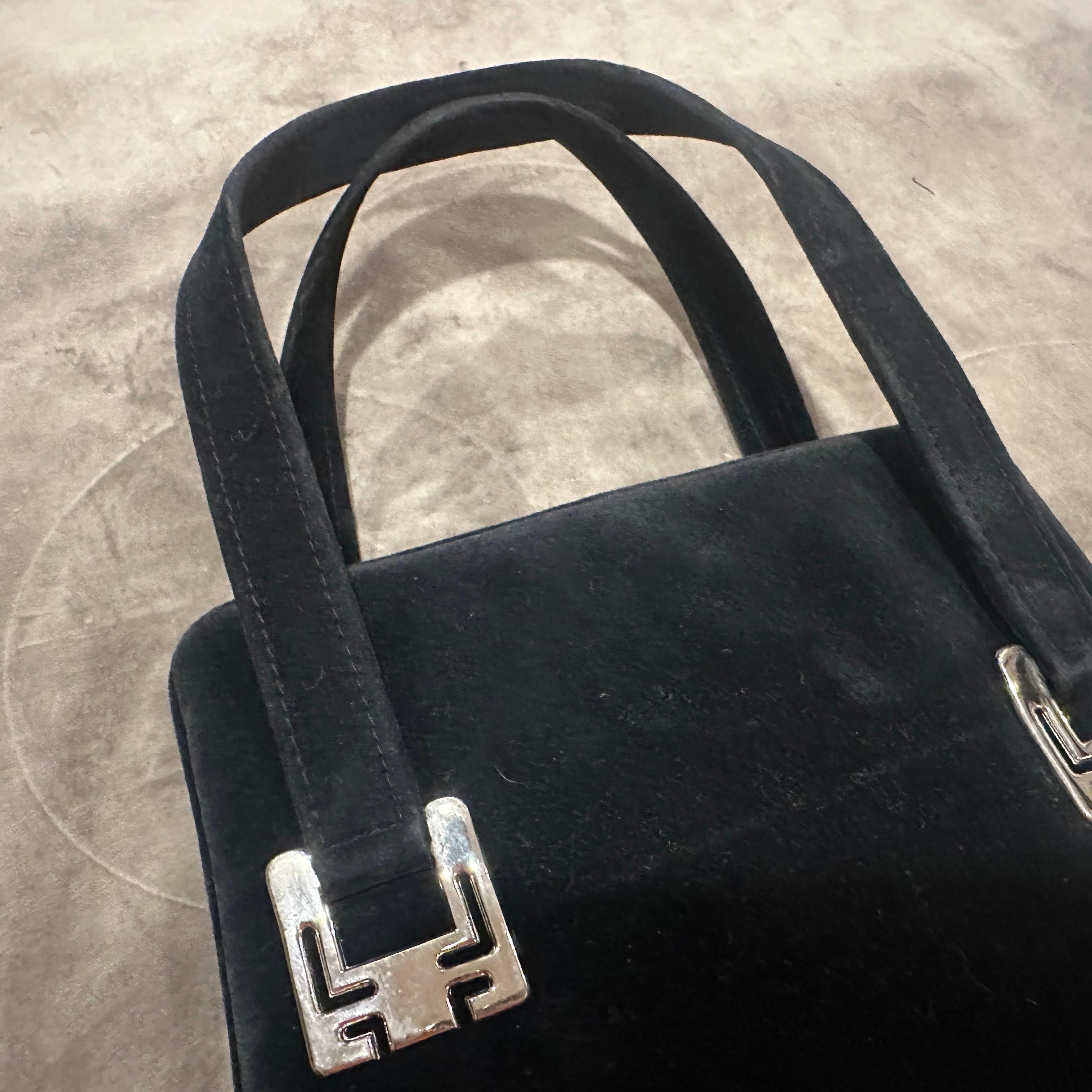 1970 Vintage Black Sued and Silver Plated Italian Evening Bag en vente 8