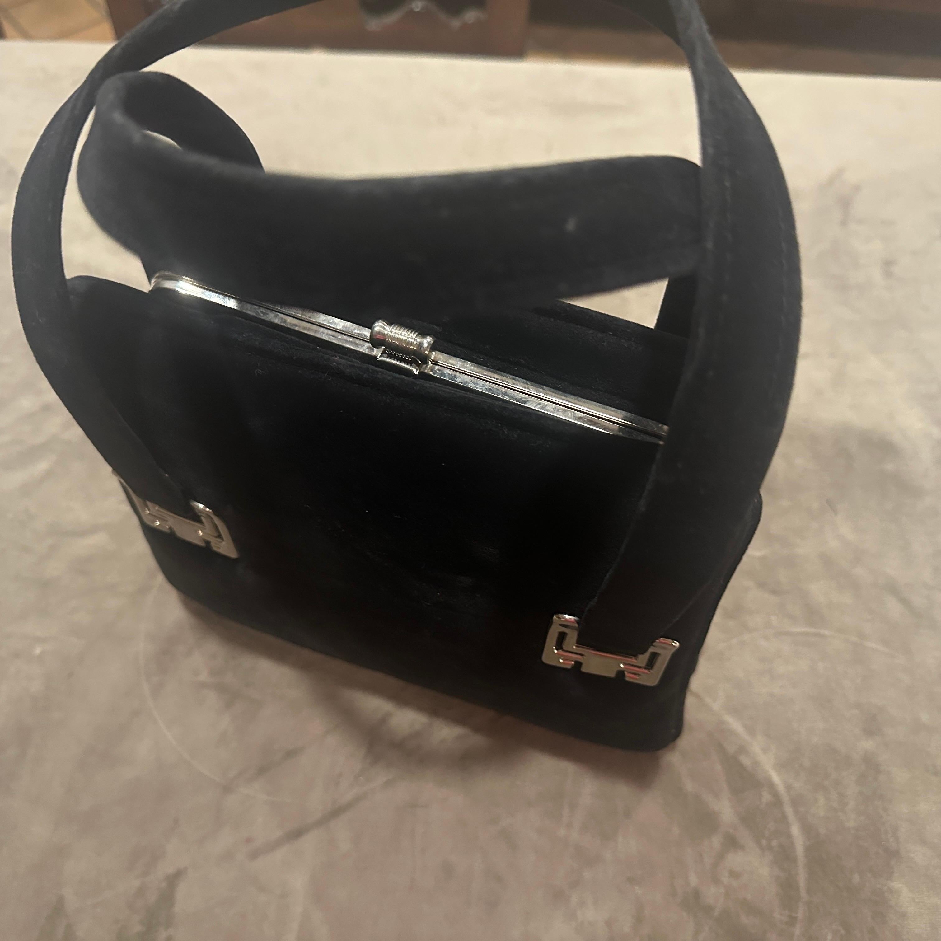 1970 Vintage Black Sued and Silver Plated Italian Evening Bag en vente 3