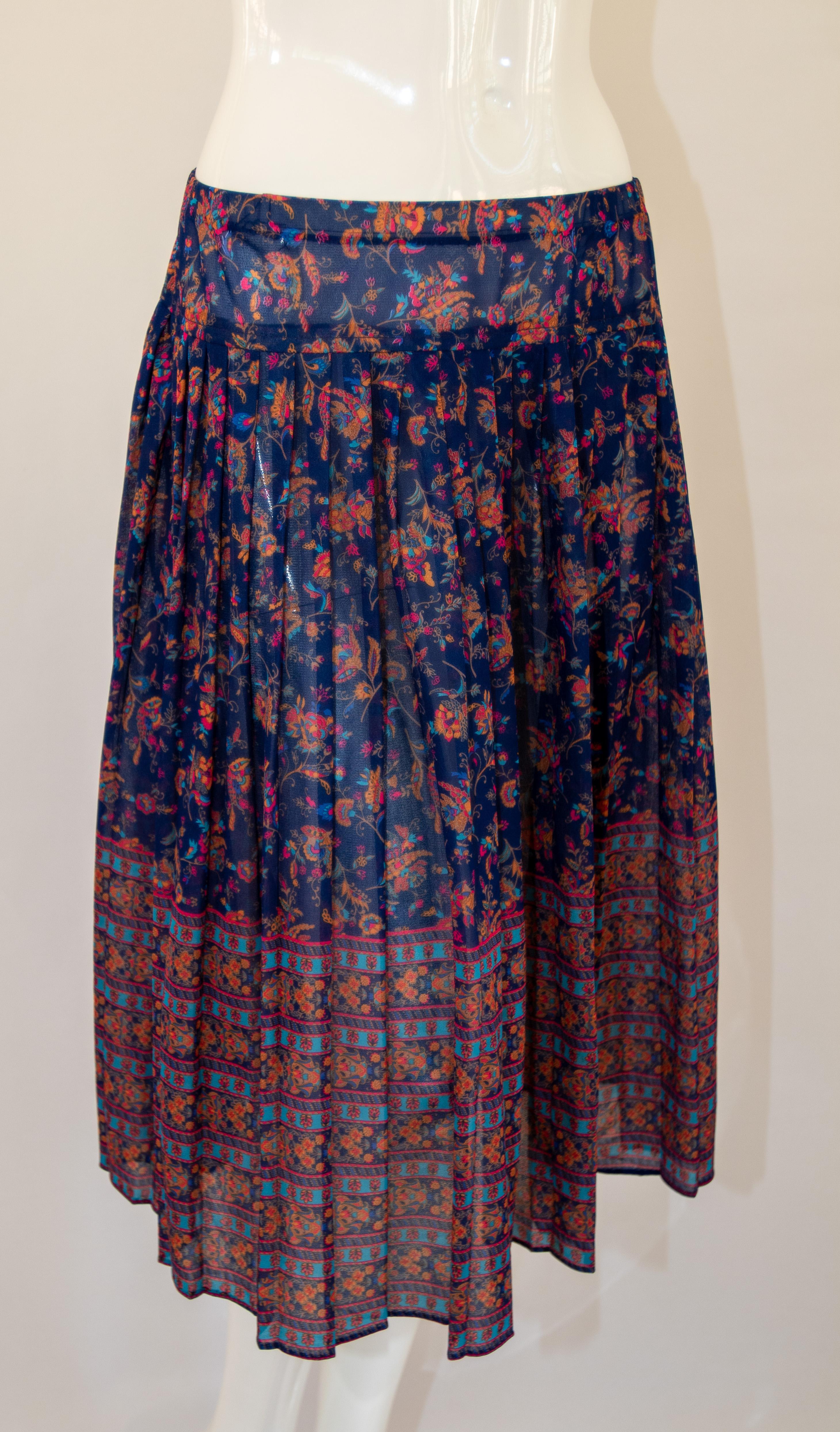 1970er Jahre Vintage böhmisches bedrucktes Vintage-Kleid mit Blumendruck Miss Magnin bei I. Magnin im Angebot 11