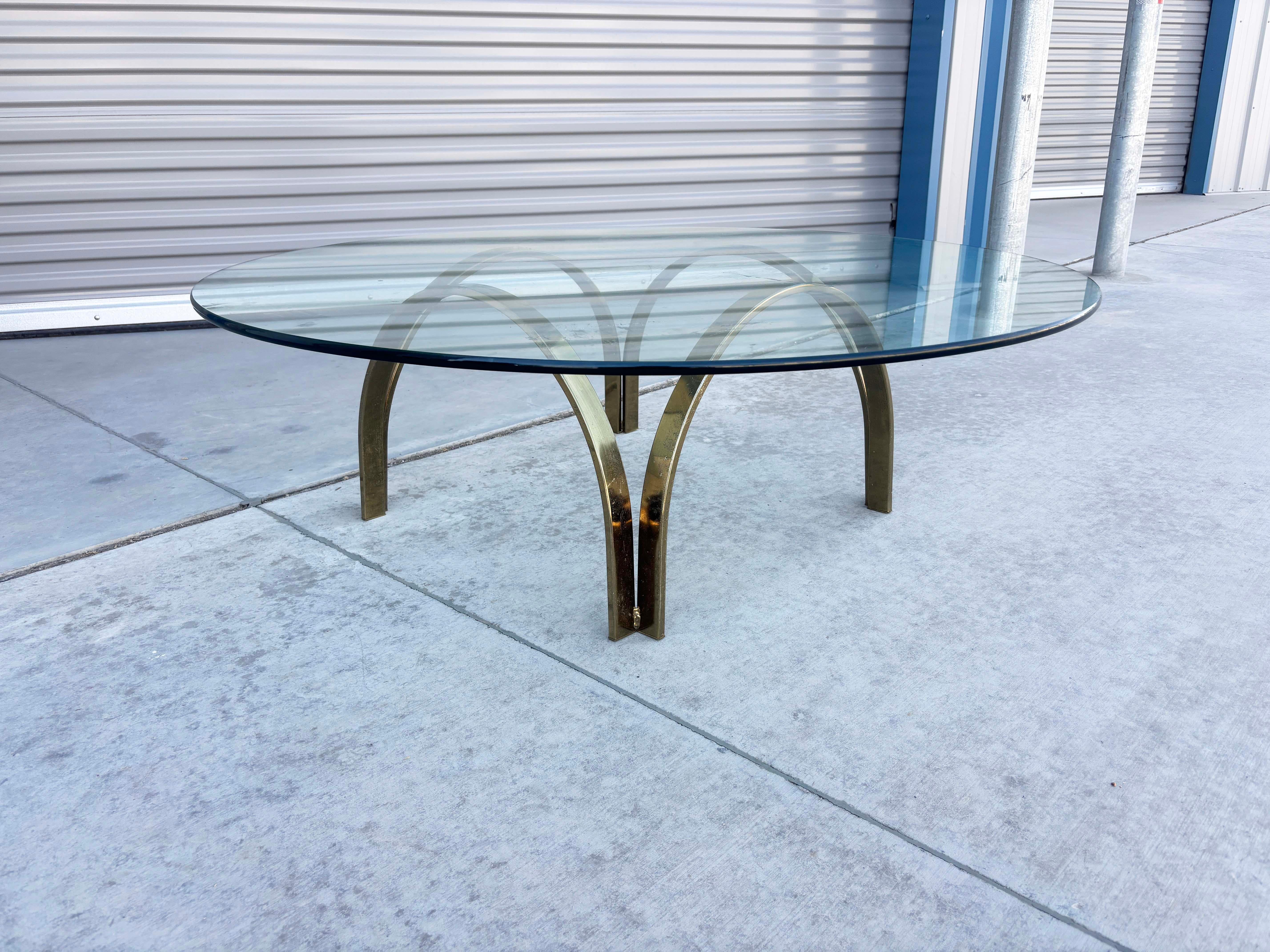 Table basse en laiton et verre vintage des années 1970 Bon état - En vente à North Hollywood, CA