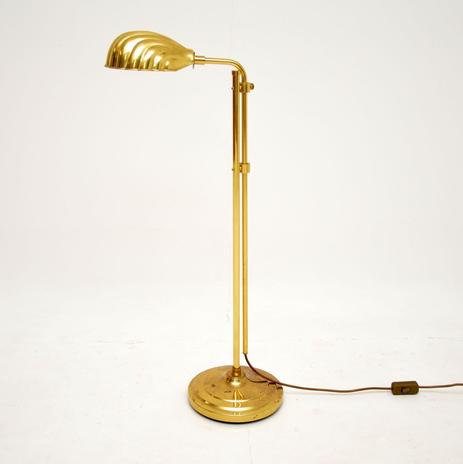 Mid-Century Modern 1970's Vintage Brass Clam Shell Floor Lamp