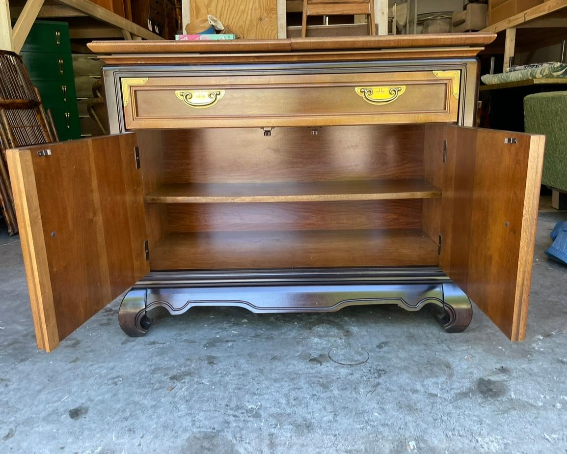 Vintage Broyhill anni '70 Ming Dynasty Collection'S Chinoiserie Bar in vendita 7