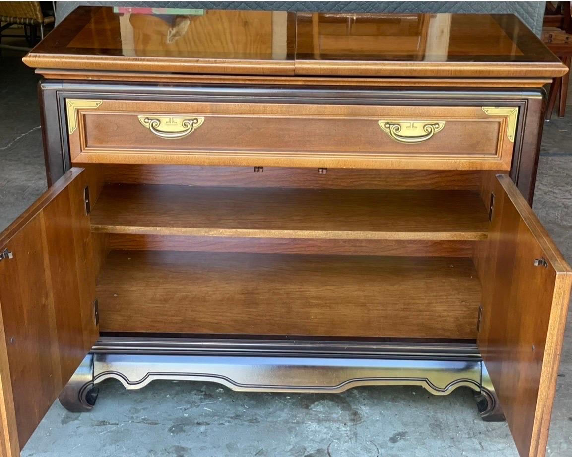 Vintage Broyhill anni '70 Ming Dynasty Collection'S Chinoiserie Bar in vendita 3