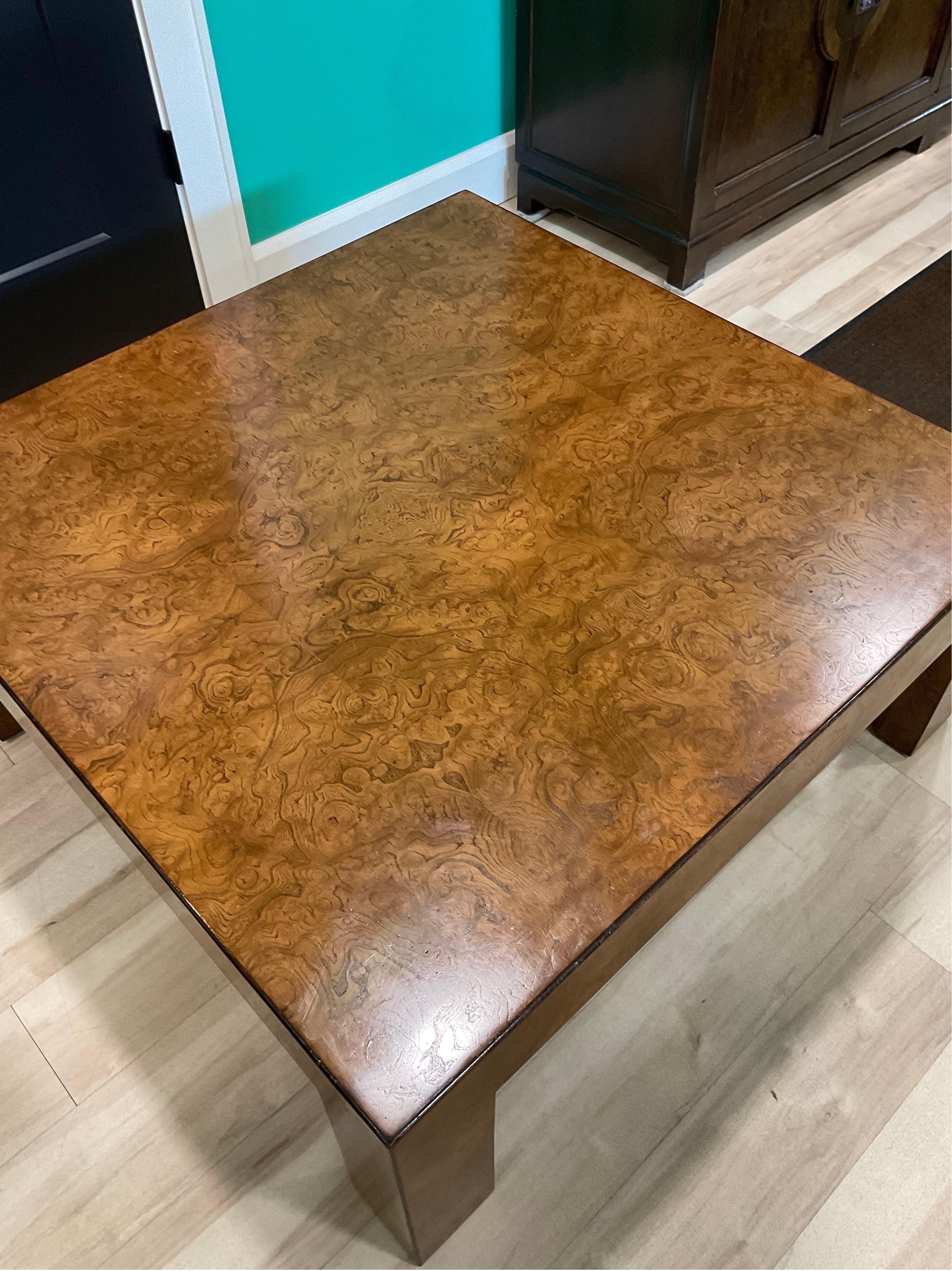 Mesa de centro vintage burilada de los años 70 de John Widdicomb Moderno de mediados de siglo en venta