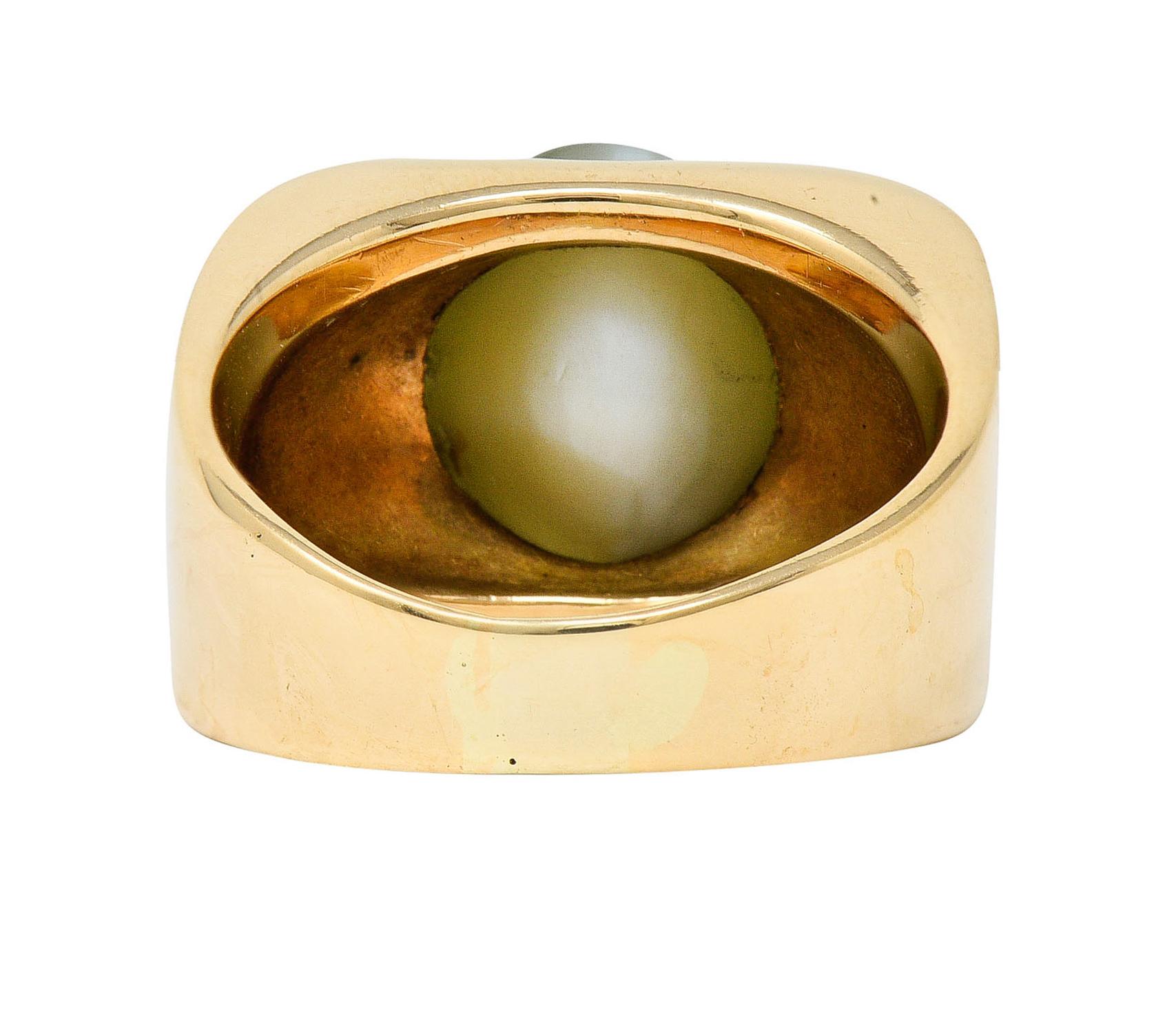 Contemporary 1970's Vintage Cat's Eye Chrysoberyl 18 Karat Gold Band Ring