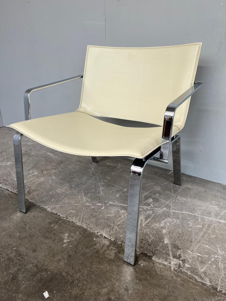 Mid-Century Modern 1970's Vintage  Cattelan Italian cream leather chrome based arm chair For Sale