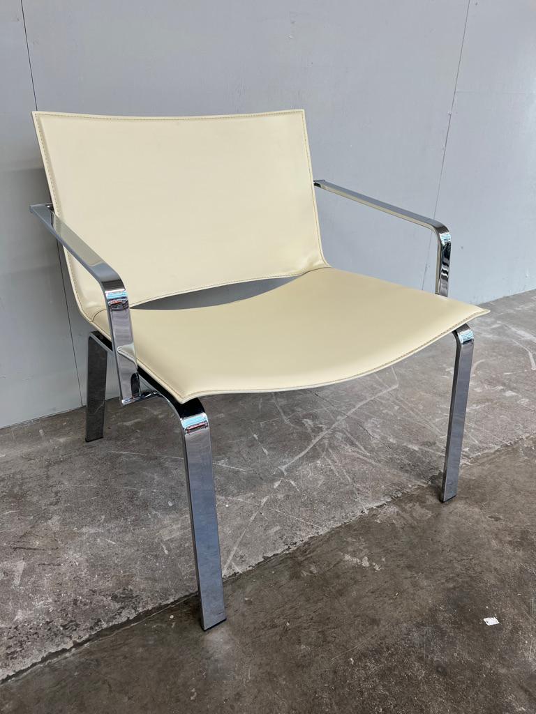 20th Century 1970's Vintage  Cattelan Italian cream leather chrome based arm chair For Sale