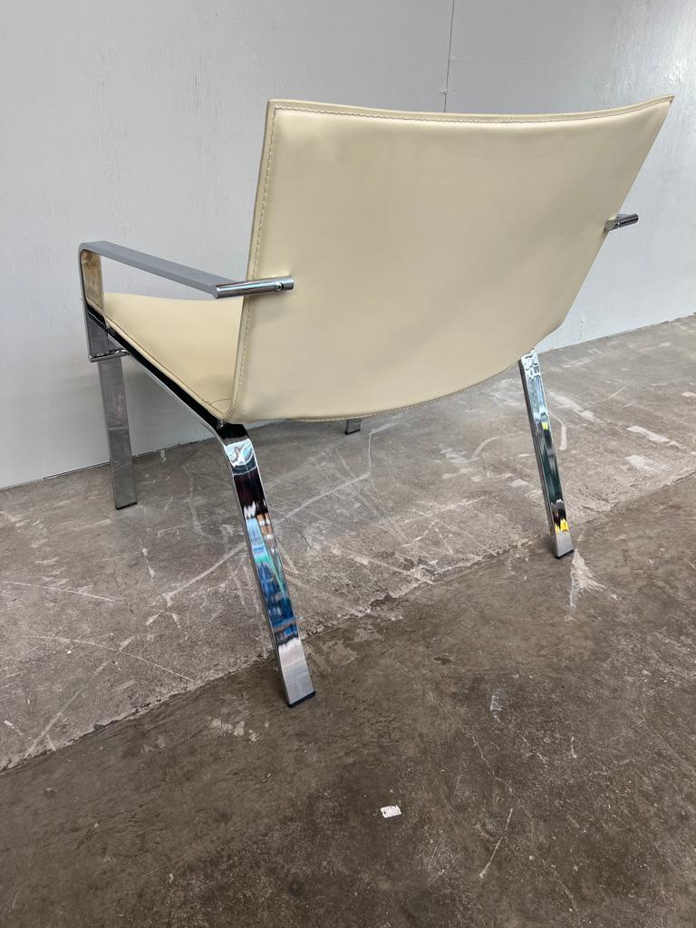 1970's Vintage  Cattelan Italian cream leather chrome based arm chair For Sale 1