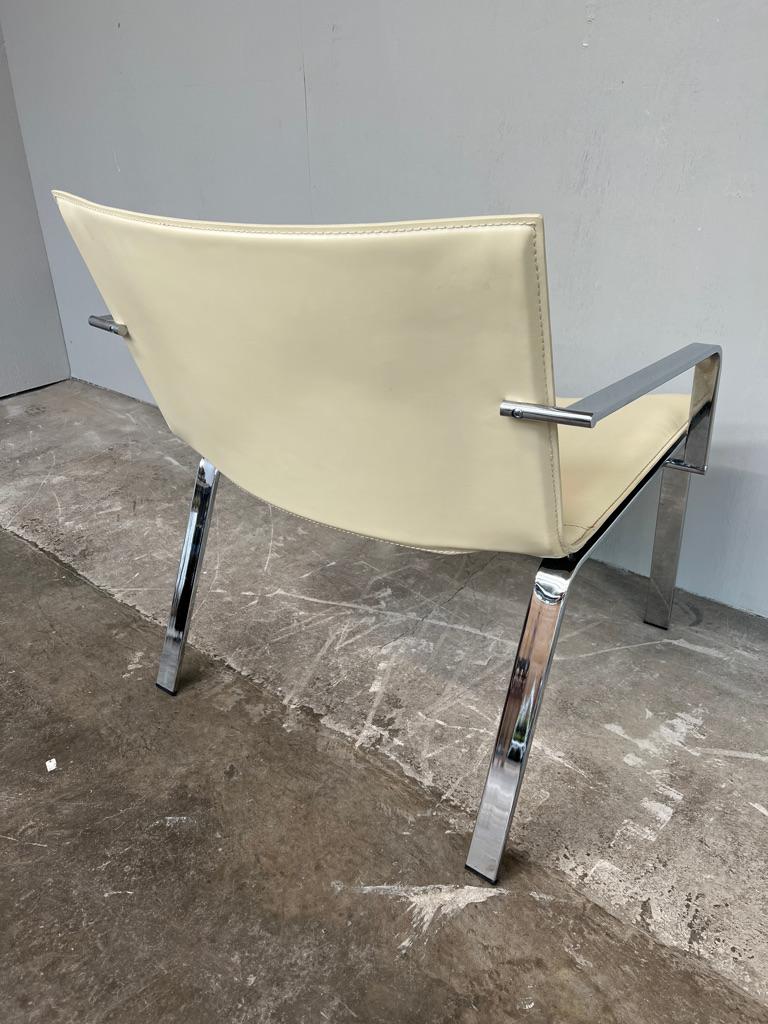 1970's Vintage  Cattelan Italian cream leather chrome based arm chair For Sale 2