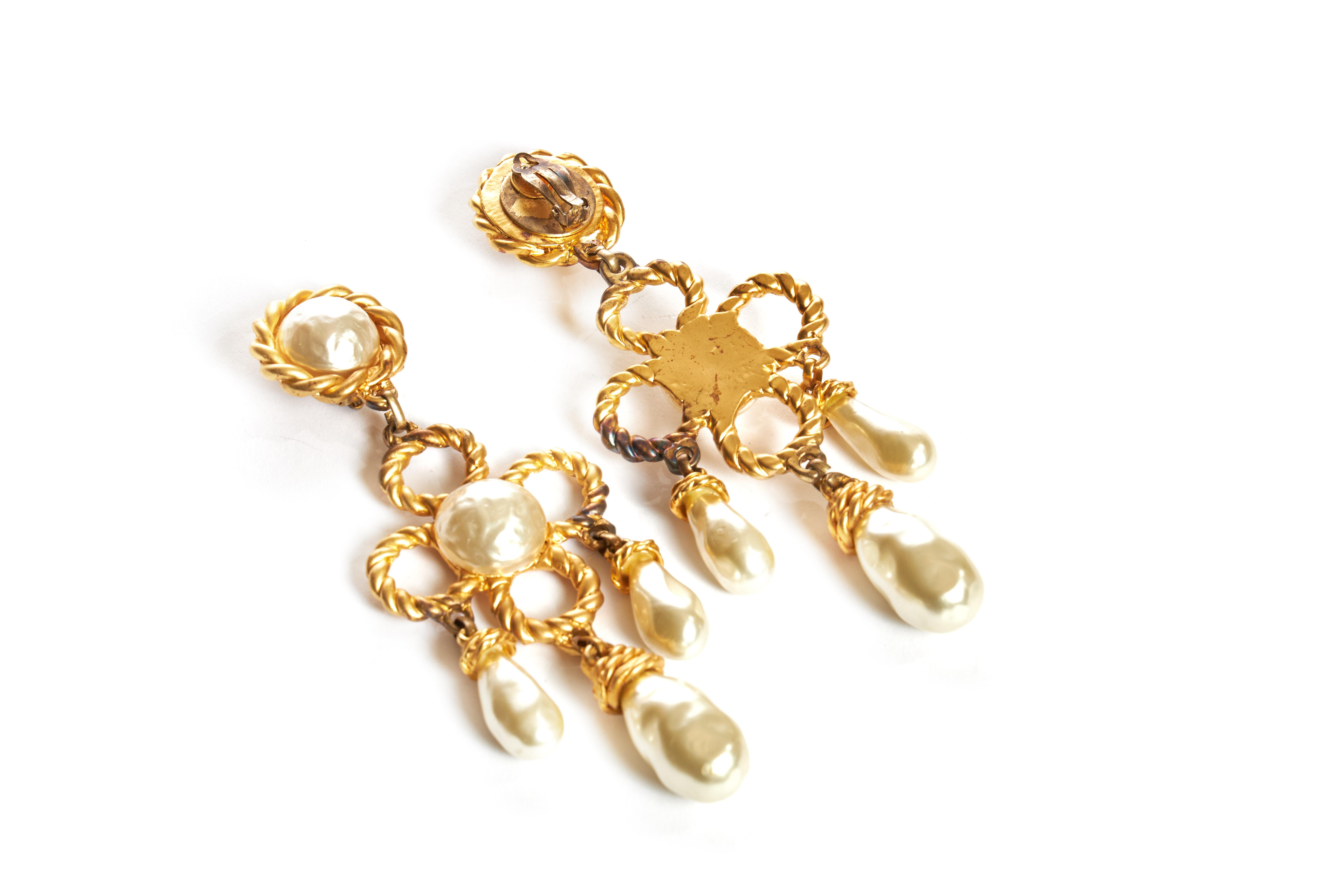 1970's Vintage Chanel Collectible Runway Pearl Earrings In Good Condition In West Hollywood, CA