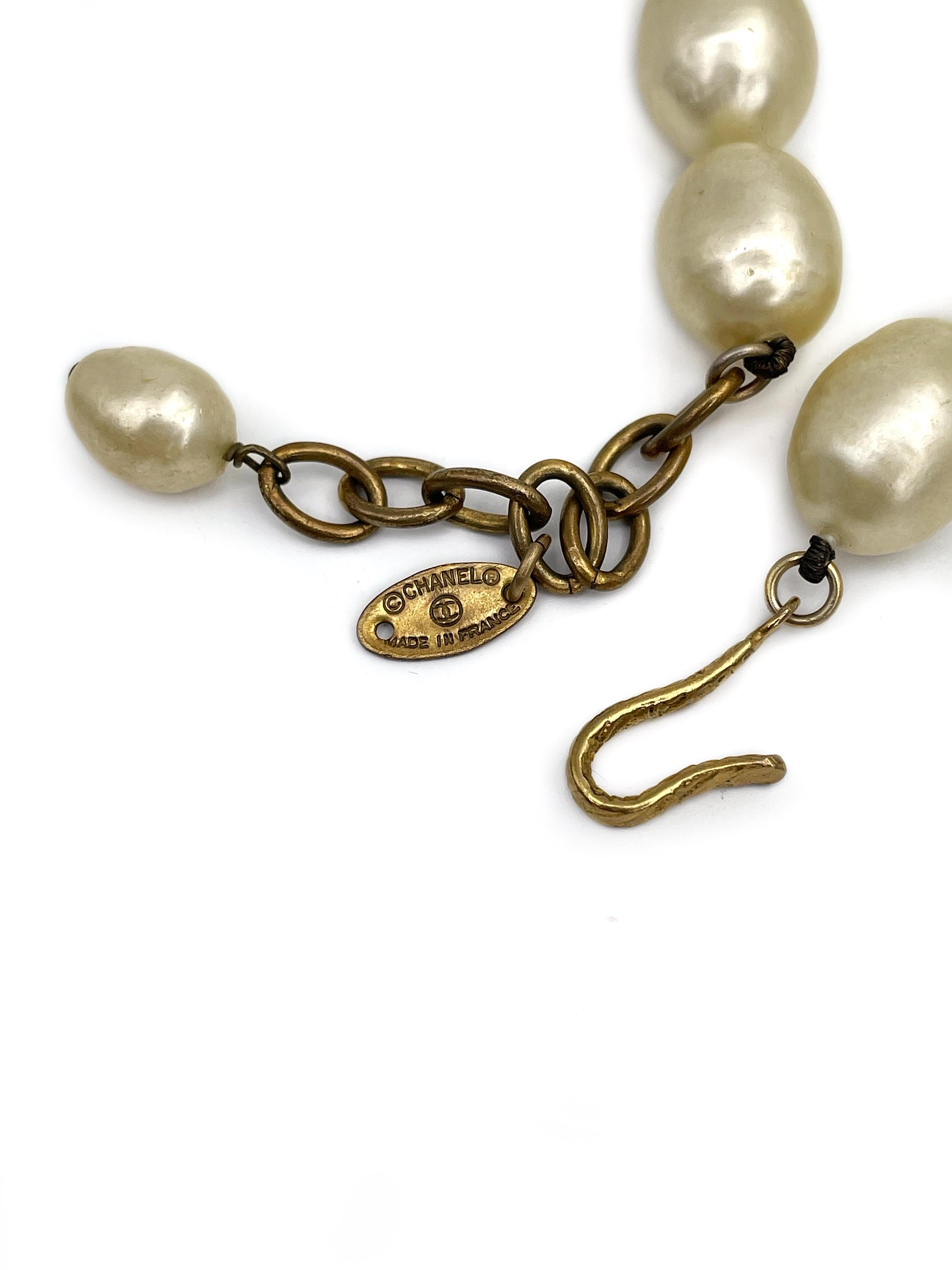 Modern 1970s Vintage Chanel Creamy Faux Pearl Collier Necklace