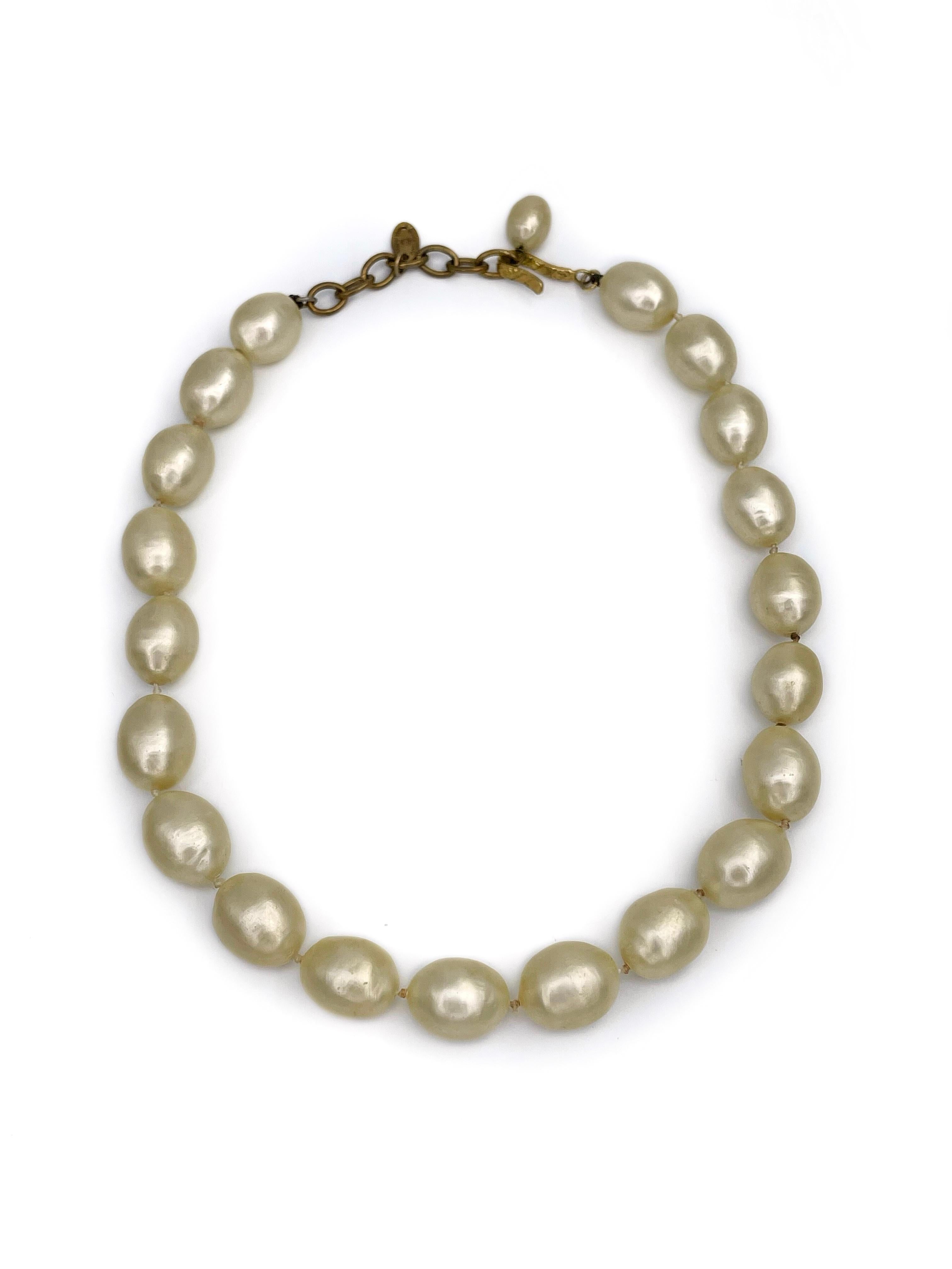 1970s Vintage Chanel Creamy Faux Pearl Collier Necklace 1