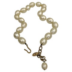 1970s Vintage Chanel Creamy Faux Pearl Collier Necklace