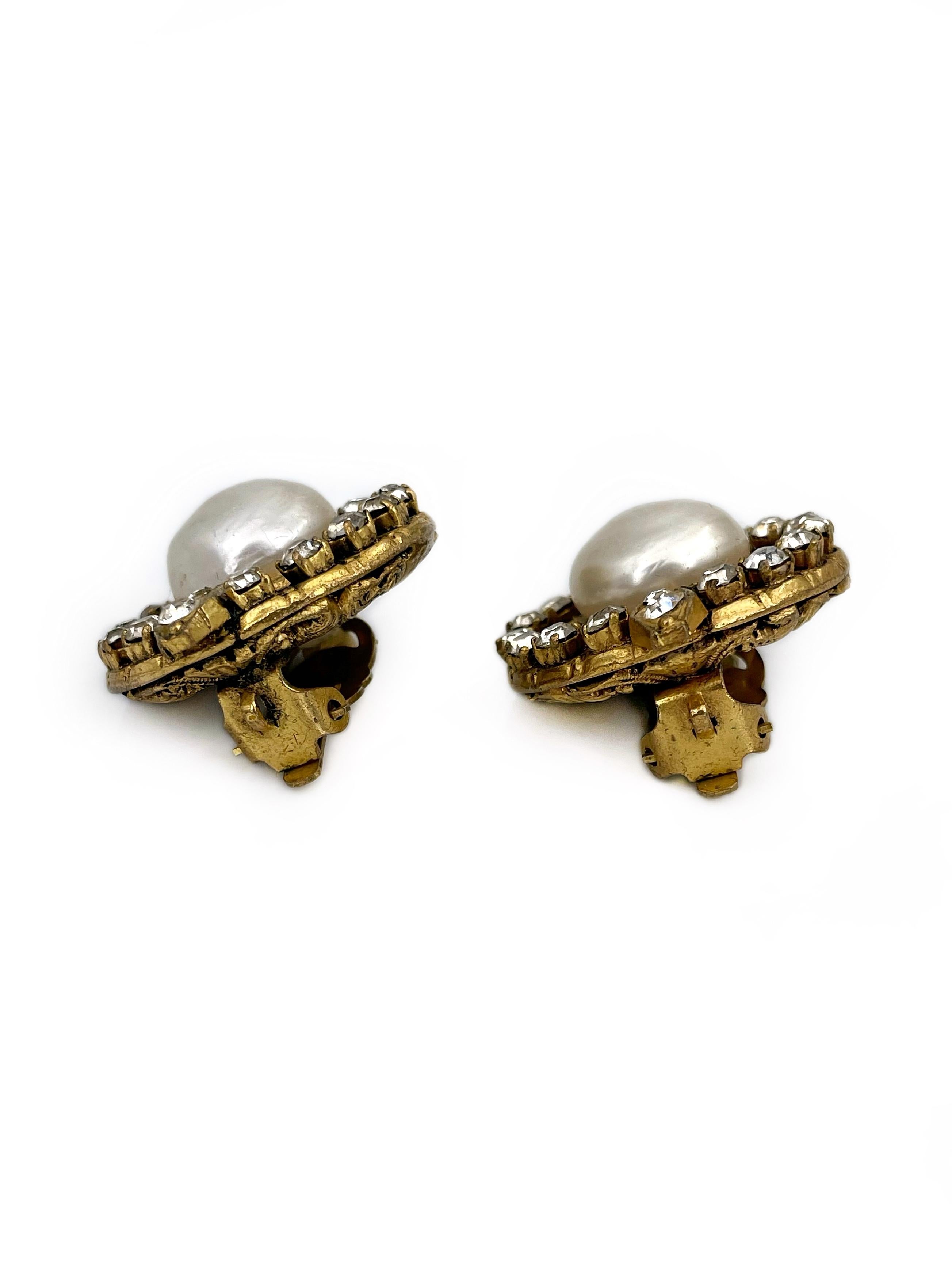 Modern 1970s Vintage Chanel Faux Pearl Crystal Round Clip on Earrings