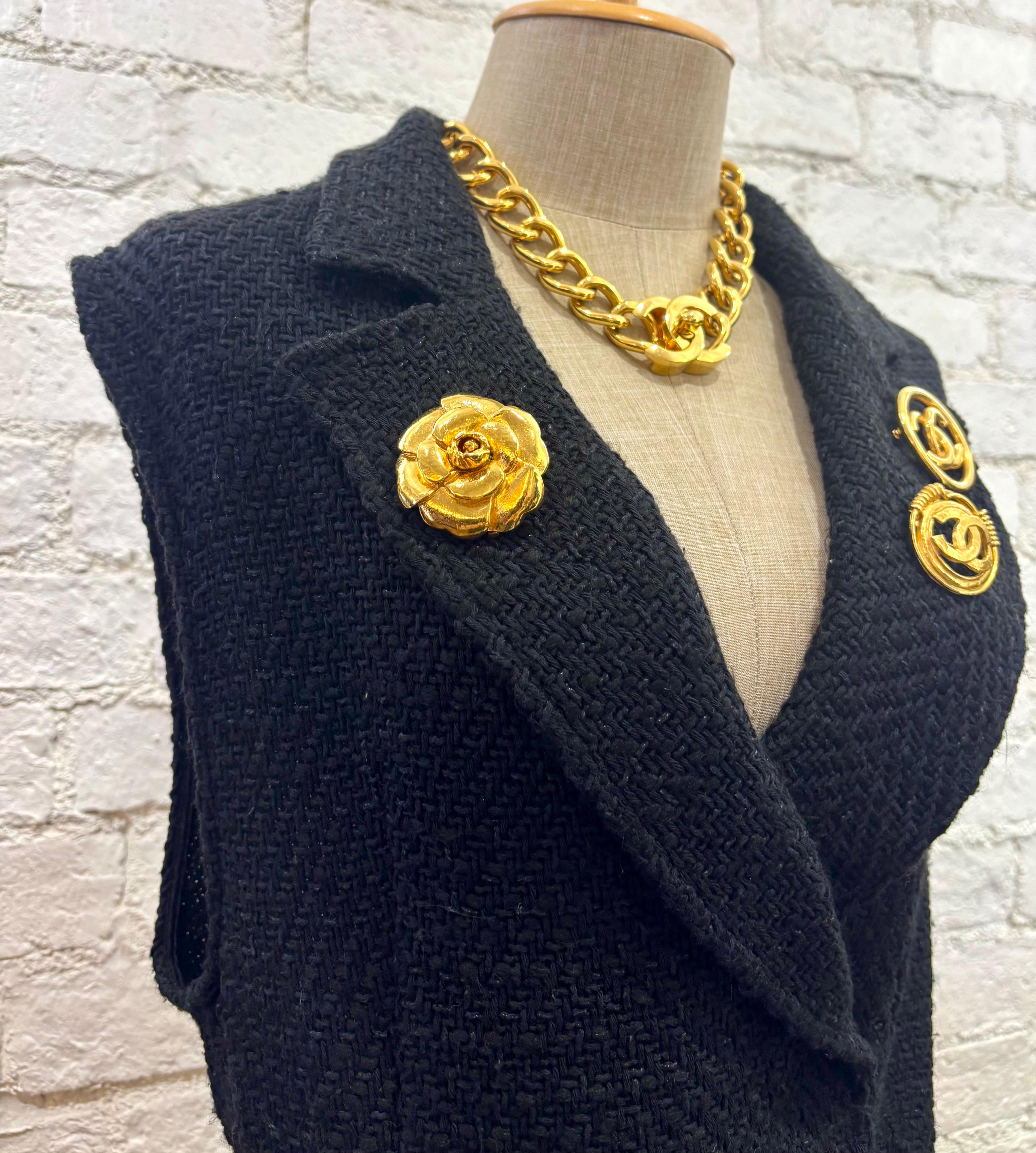 1970s Vintage CHANEL Gold Plated Camellia Brooch For Sale 2