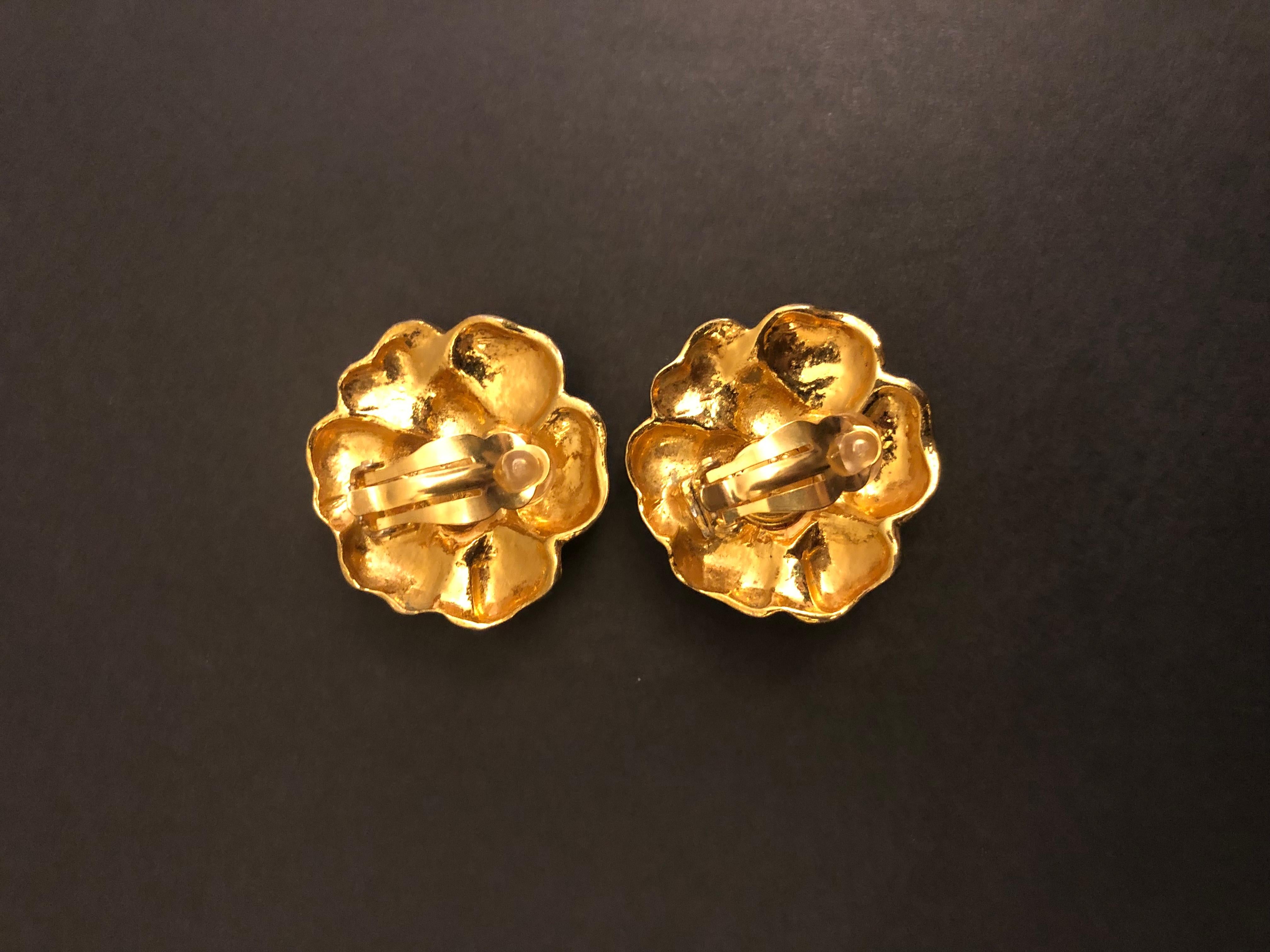 1970s Vintage CHANEL Gold Toned Camellia Clip On Earrings For Sale 2