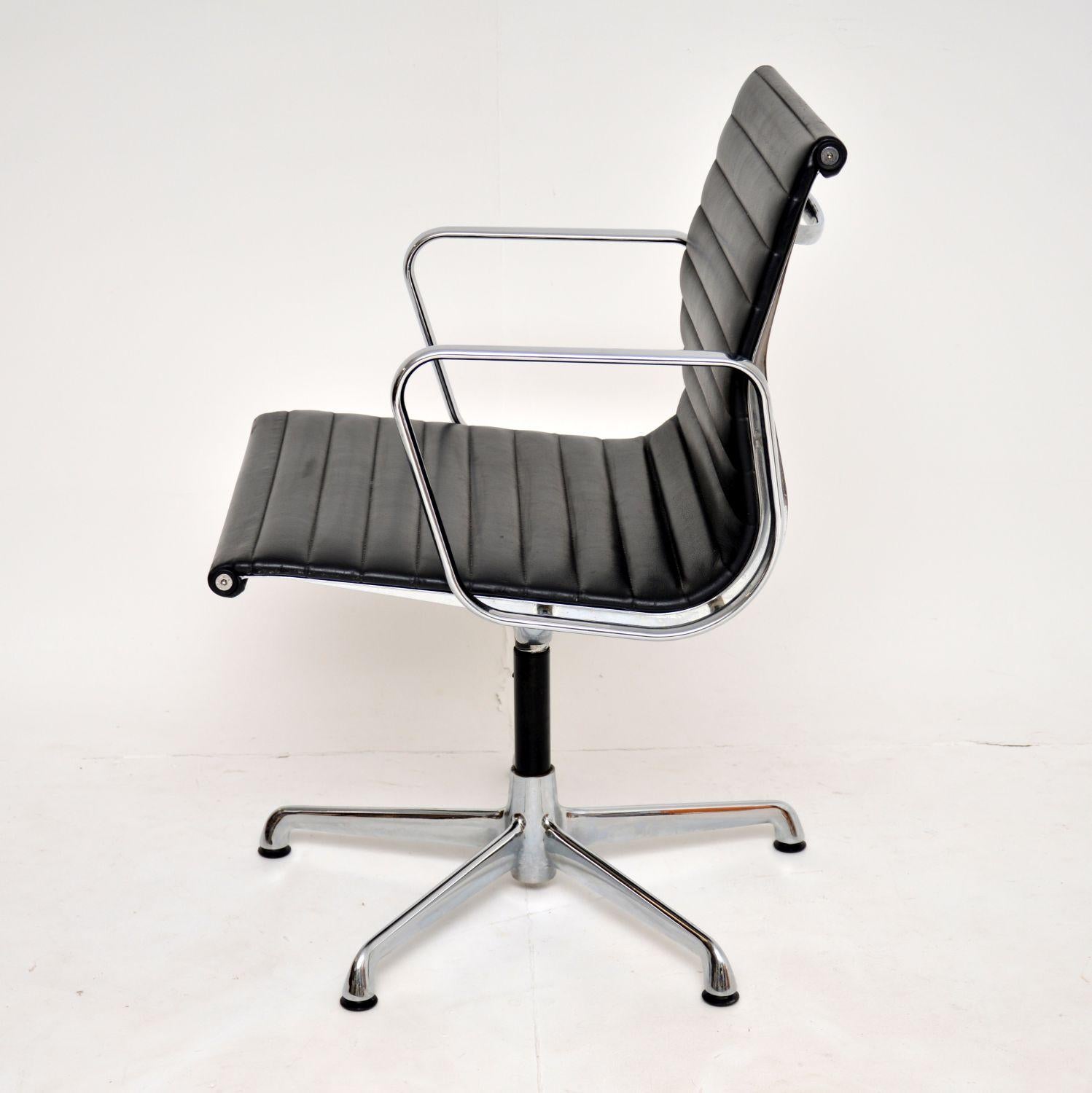 1970's Vintage Charles Eames EA108 Leather Desk Chair by ICF In Good Condition In London, GB